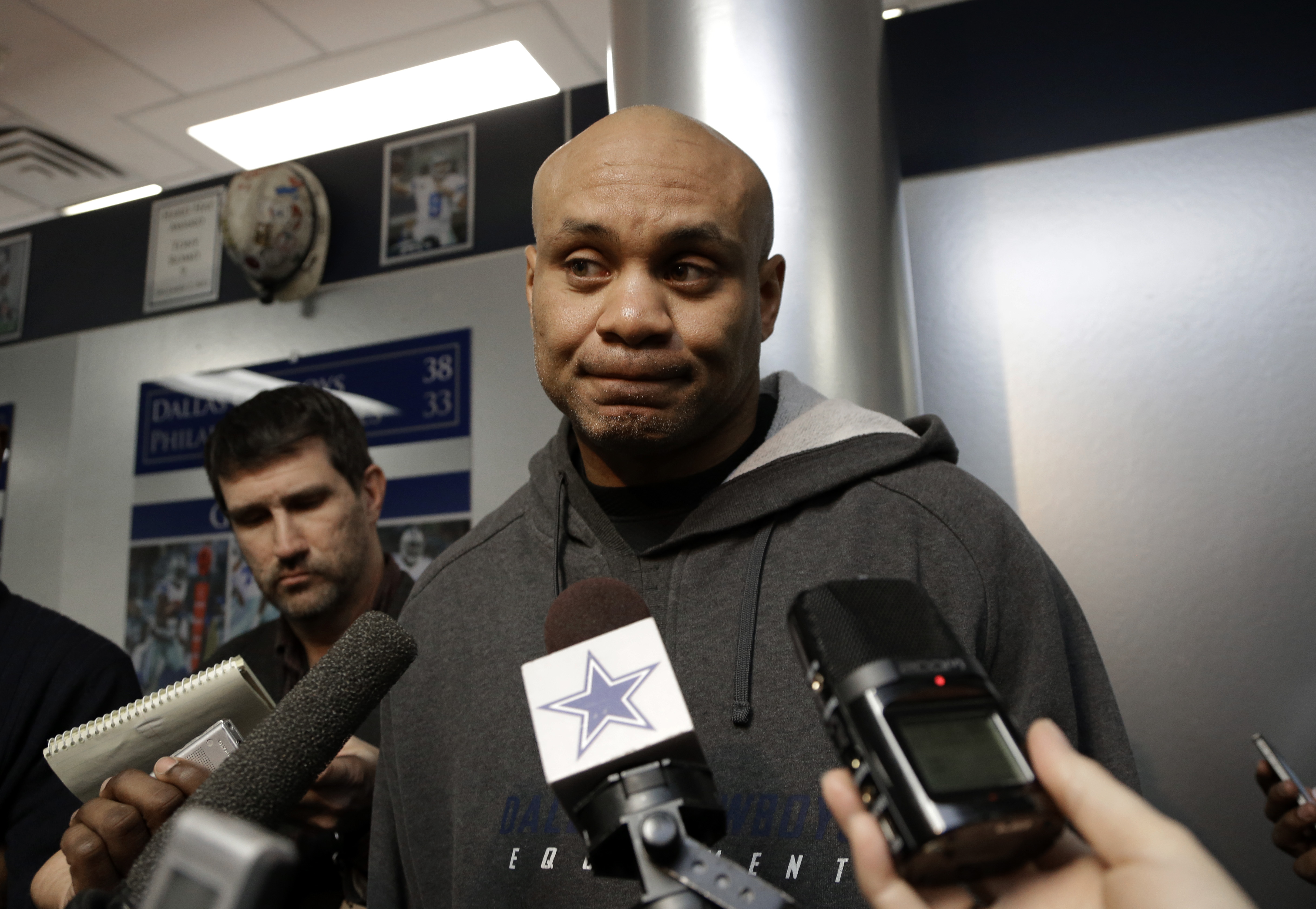 Browns interview Cowboys' Henderson for coaching job