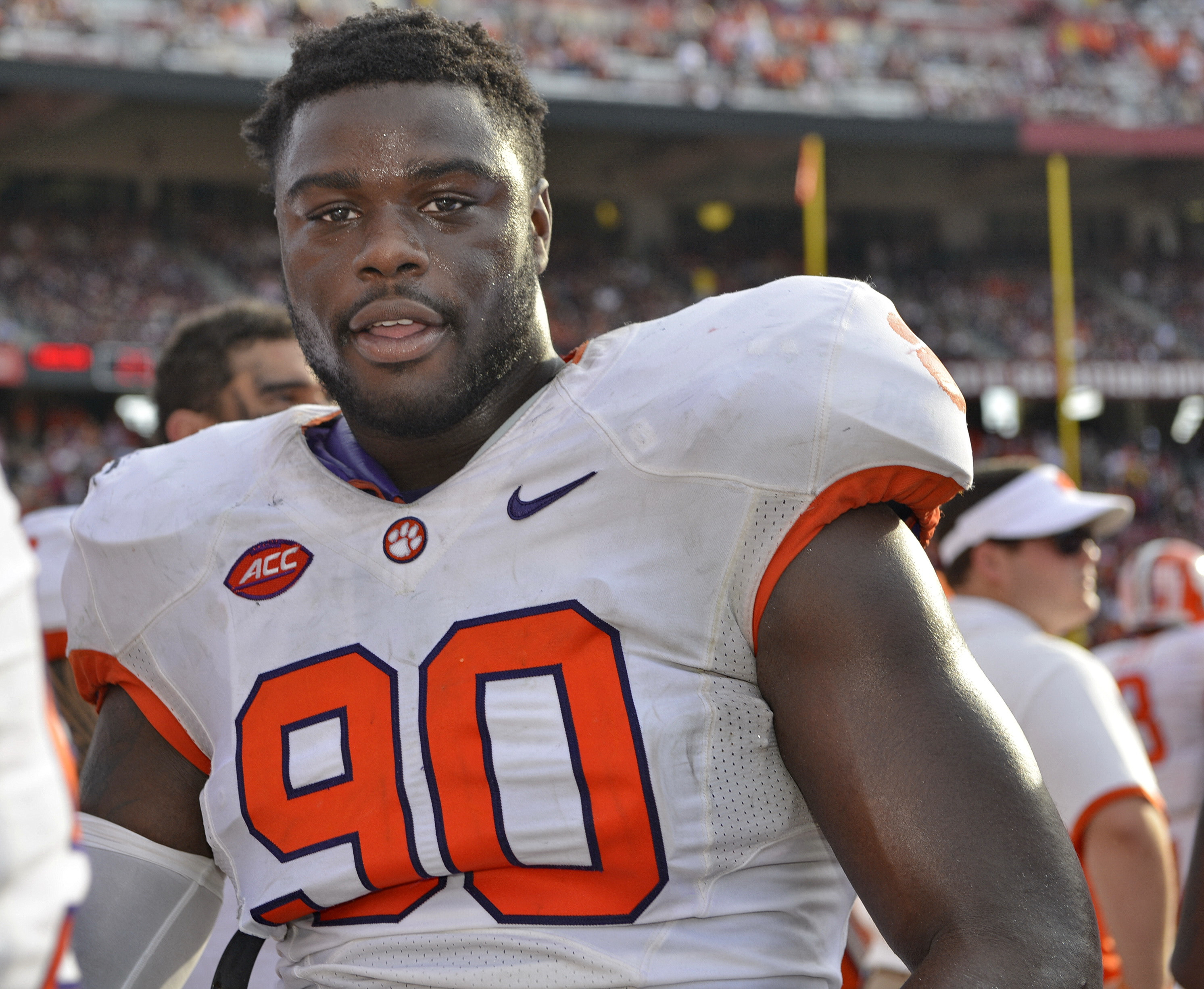 Column: Clemson's Lawson shouldn't play if risk too great