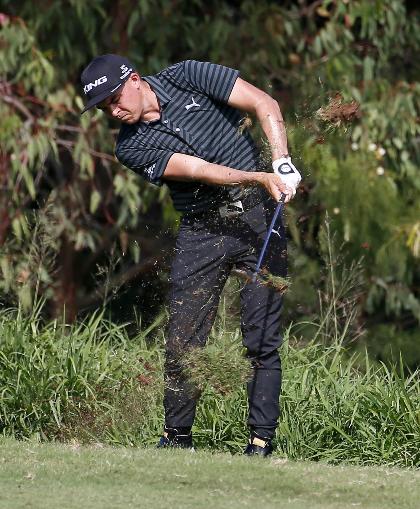 Spieth opens up a 4-shot lead at Kapalua