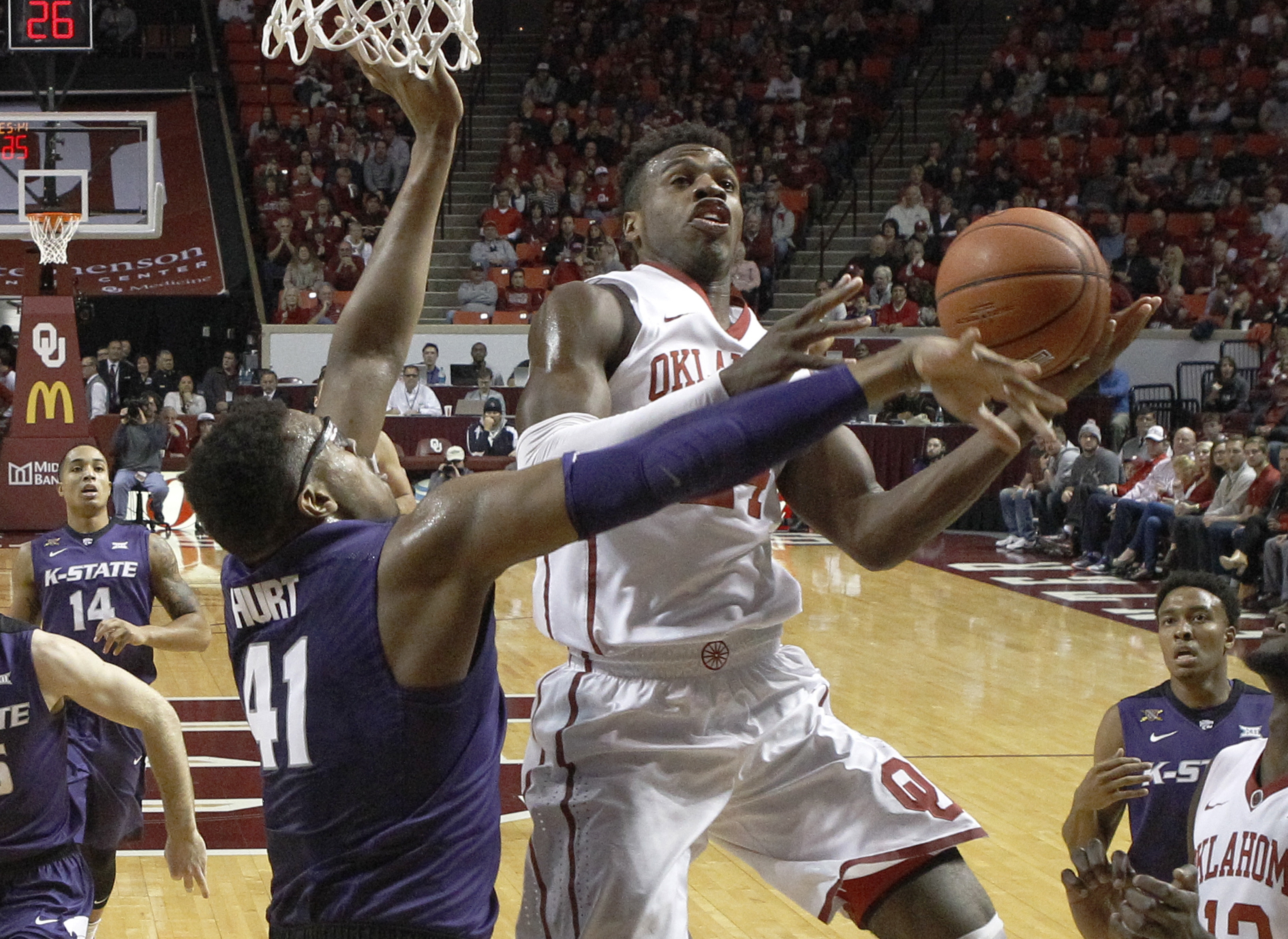 Hield scores 31 as No. 2 Oklahoma beats Kansas State 86-76