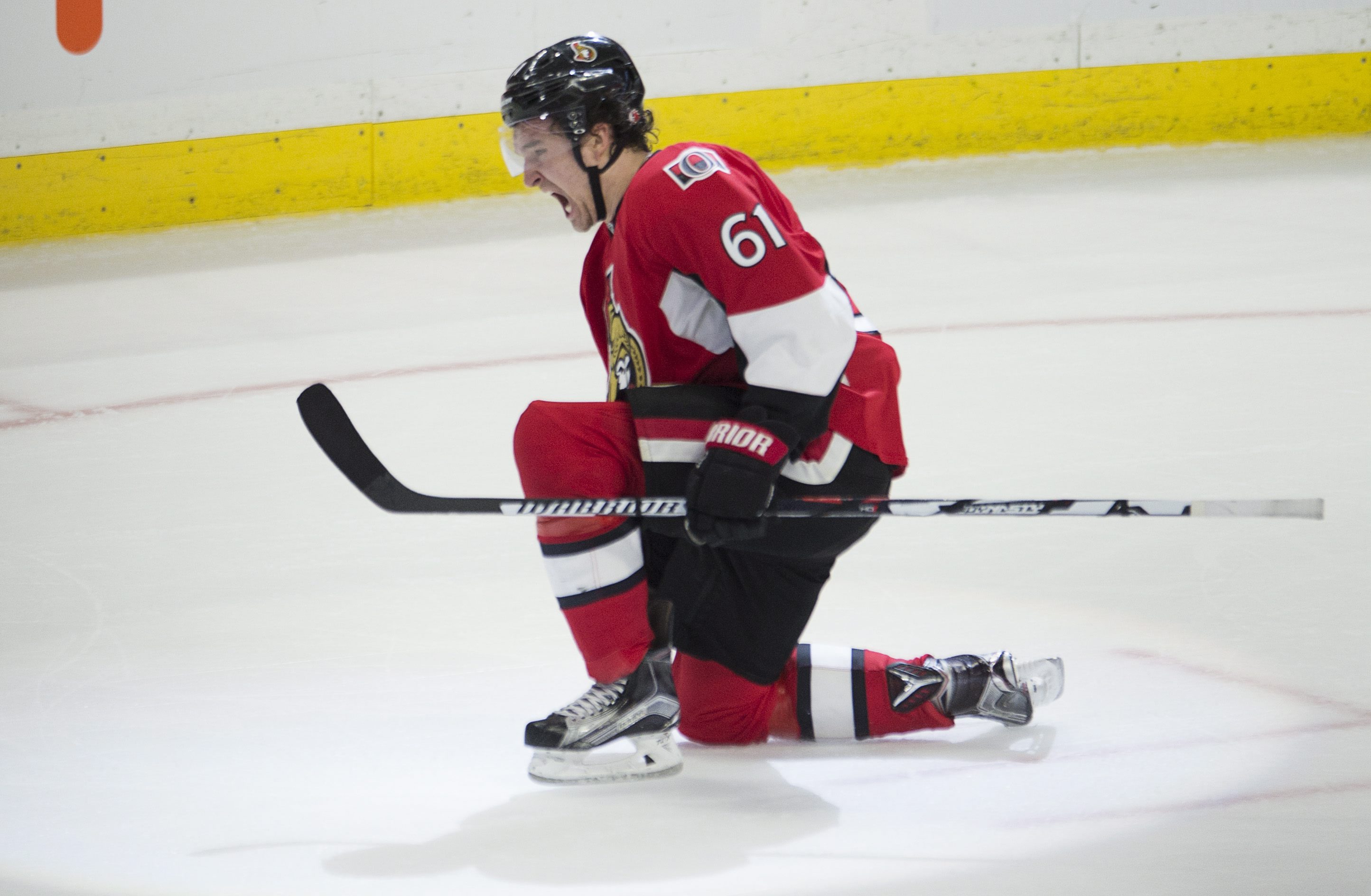 Stone scores in OT to lift Senators to 2-1 win over Bruins