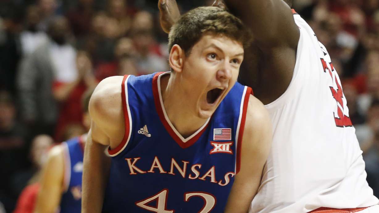 No. 1 Kansas beats Texas Tech 69-59 for 13th straight win