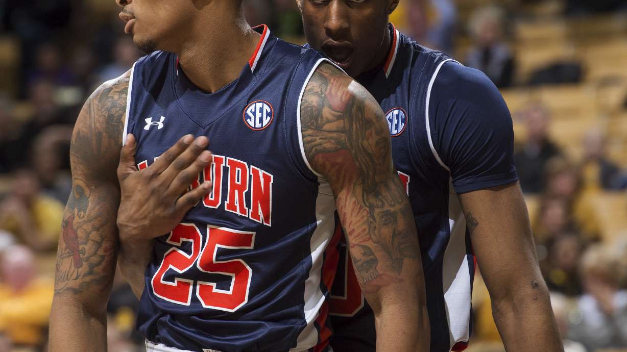 Puryear gets double-double, Missouri beats Auburn 76-61