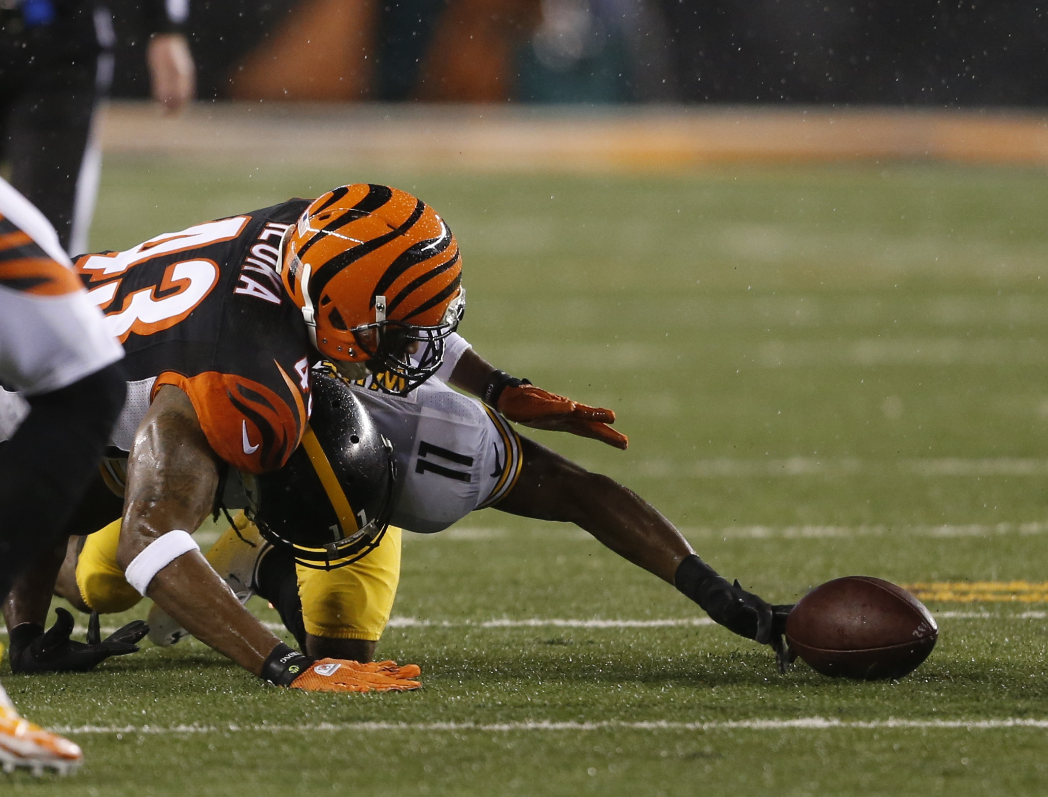 Bengals' playoff drought goes on with 18-16 loss to Steelers