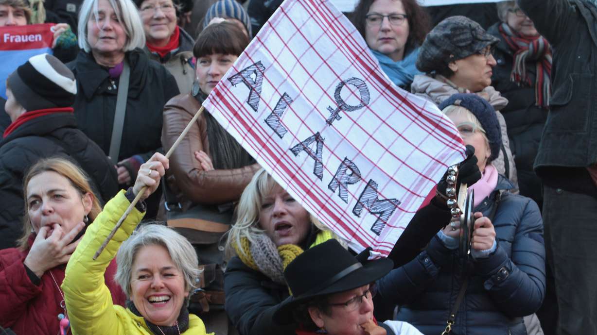 Germany: Authorities must probe Cologne assault links