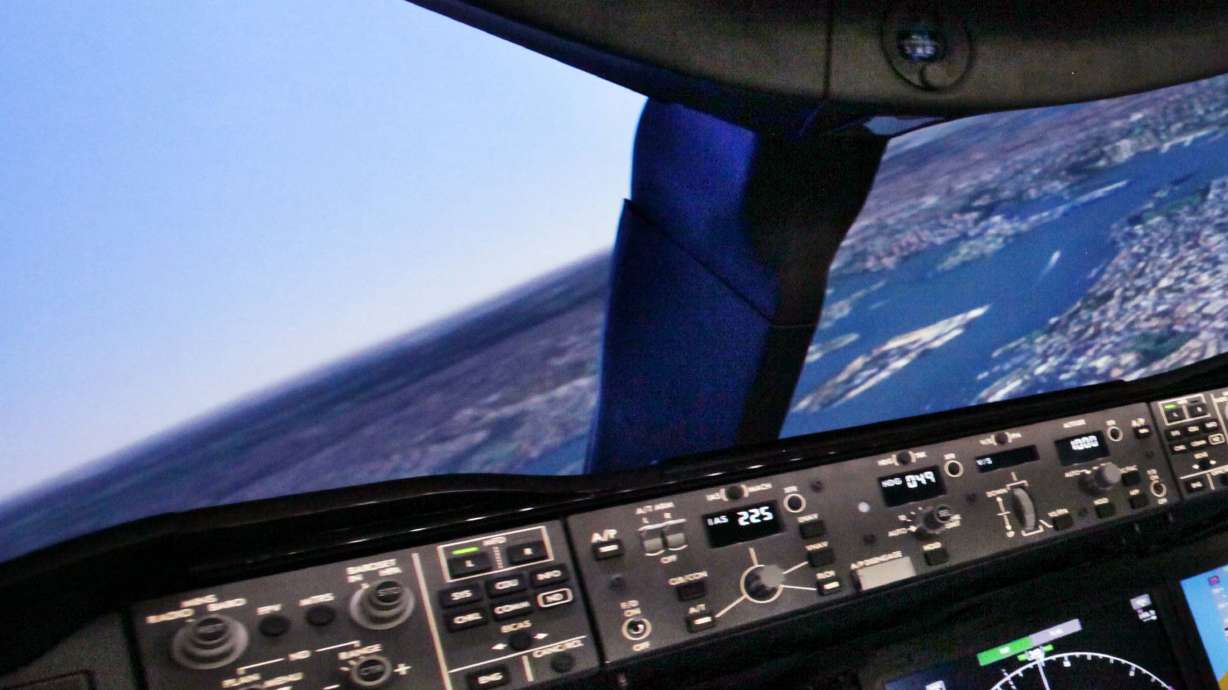 APNewsBreak: Government not ensuring pilot skills are sharp