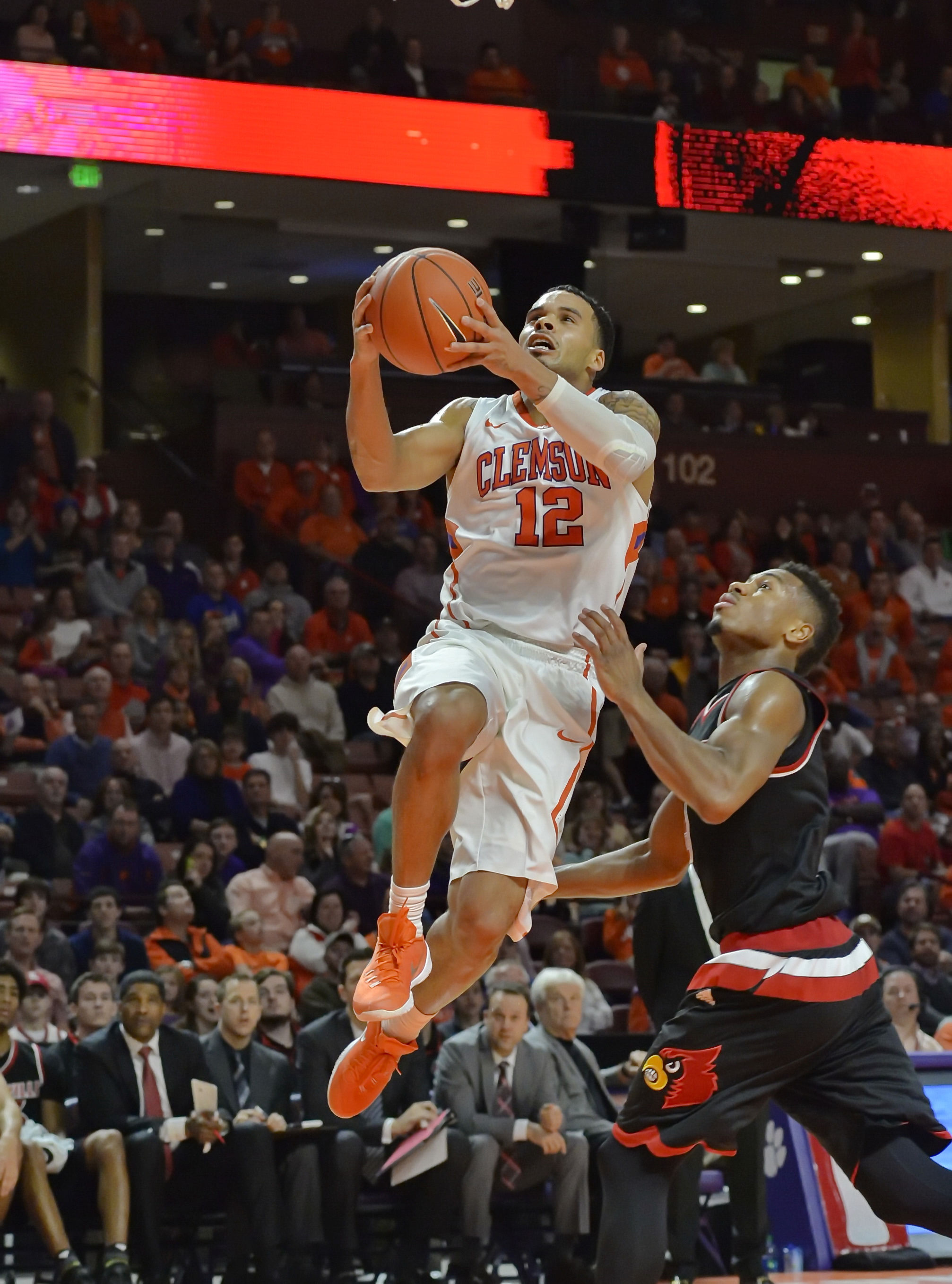Clemson upsets cold-shooting No. 16 Louisville 66-62