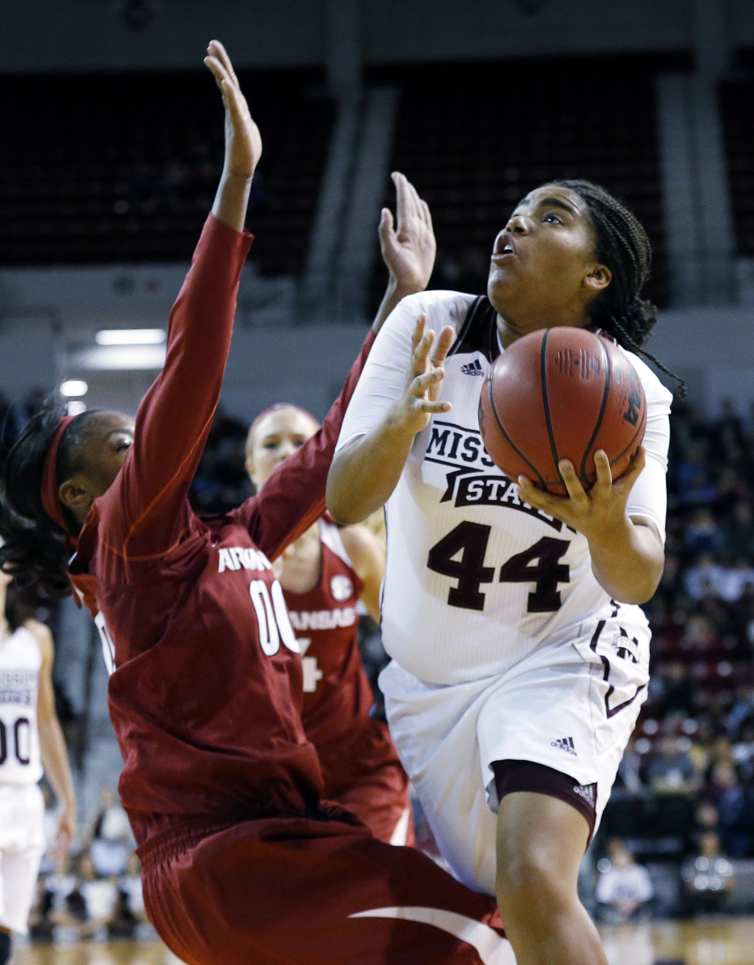 No. 7 Mississippi St beats Arkansas 80-55