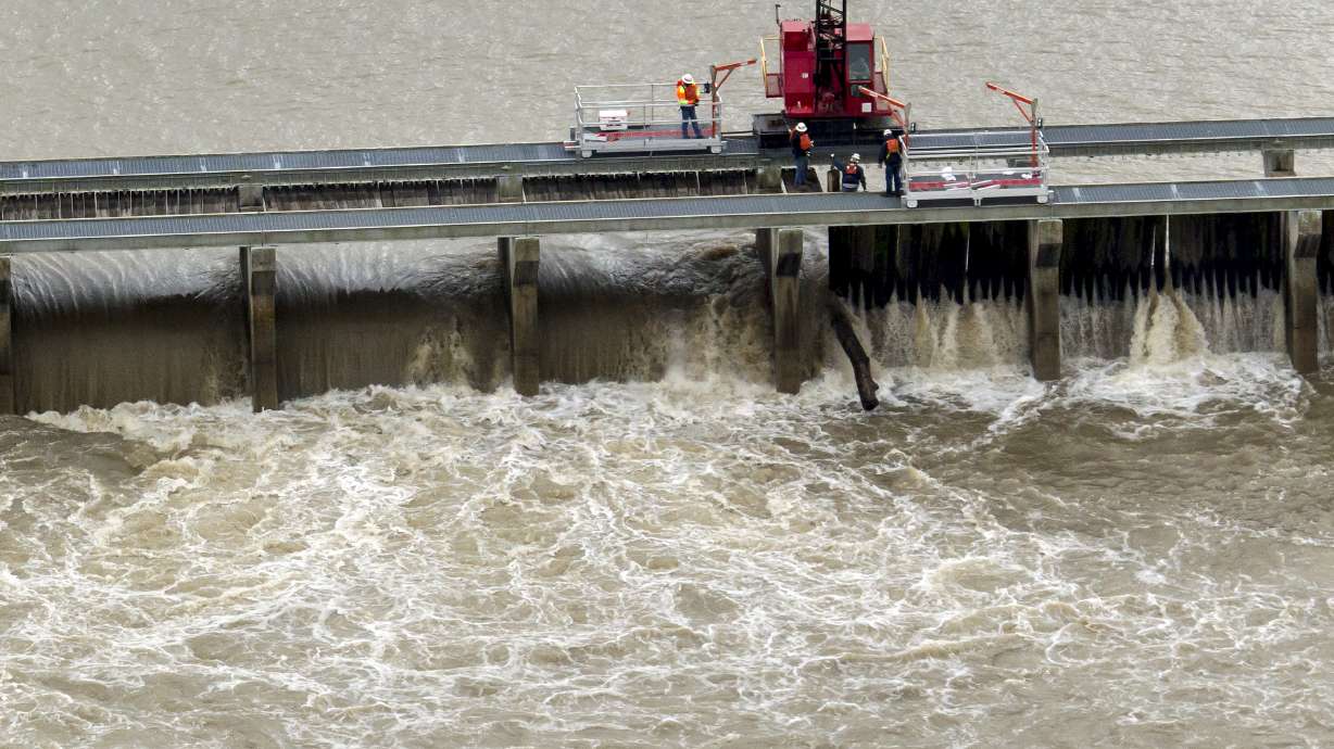 Spillway of swollen Mississippi River open near New Orleans