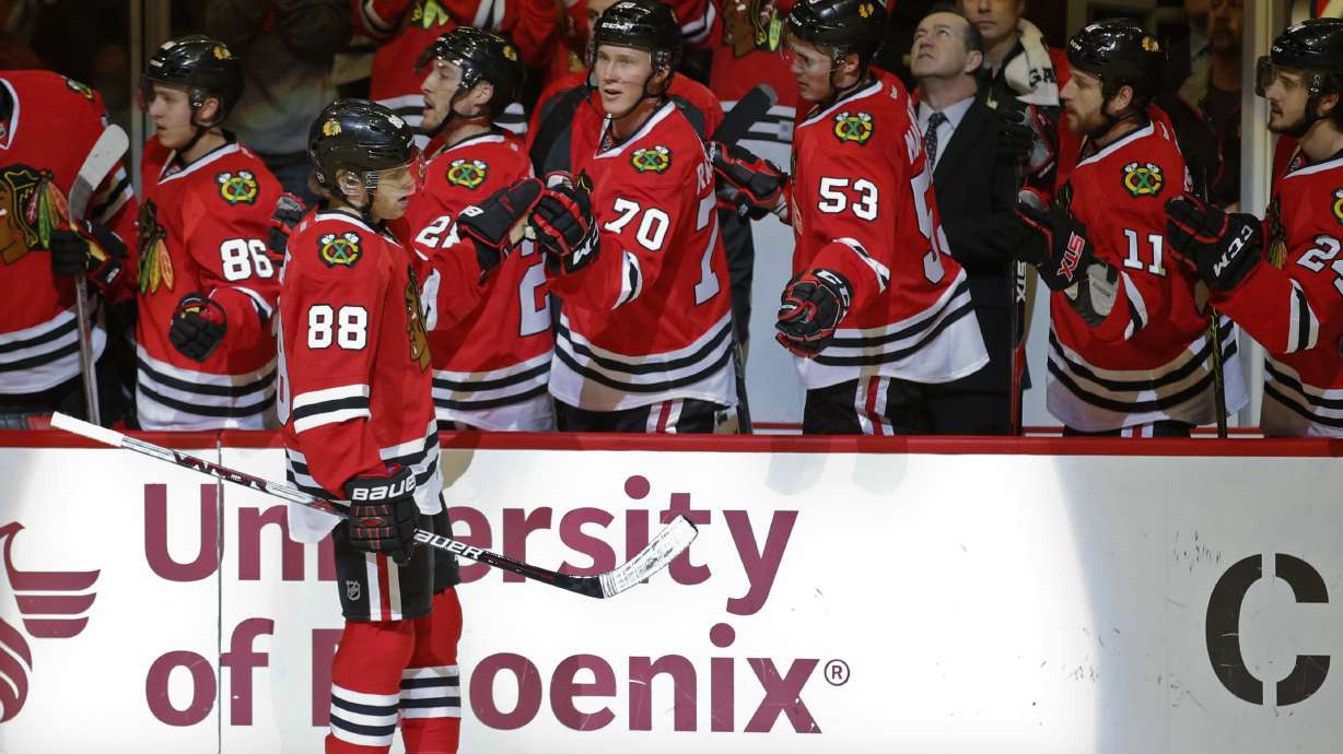 Blackhawks pound Avalanche 6-3 for 7th straight win