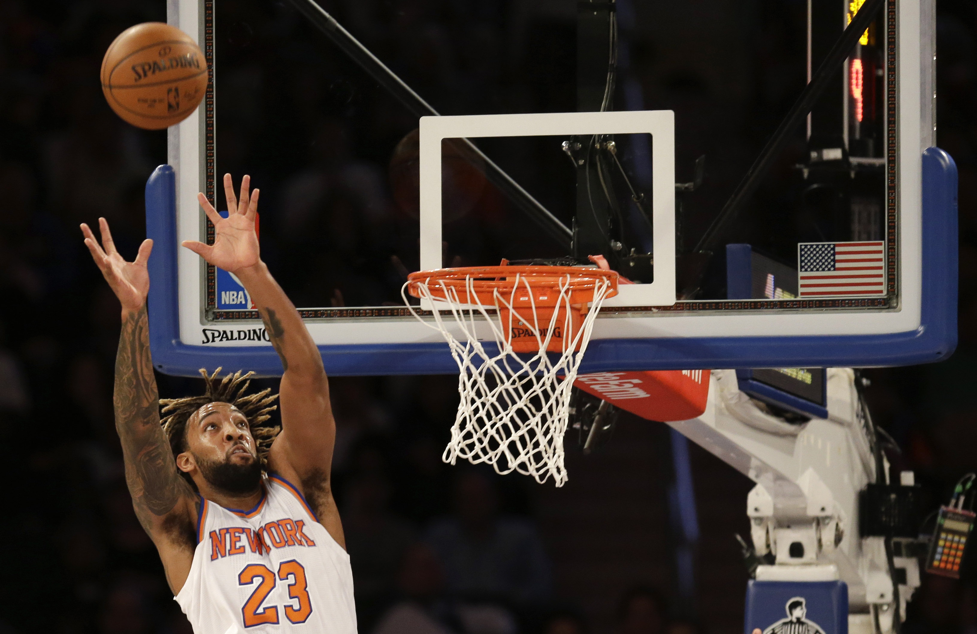 Anthony, Porzingis help Knicks roll past Bucks, 100-88
