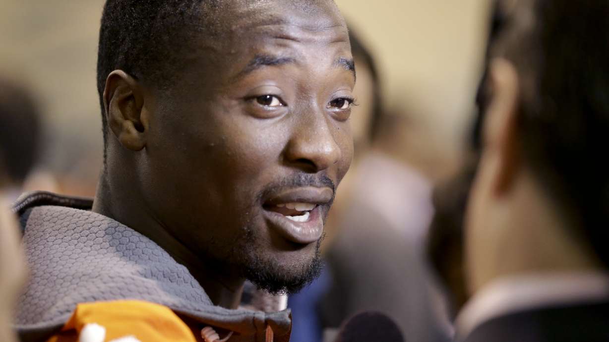 Clemson's Alexander on field for warmups