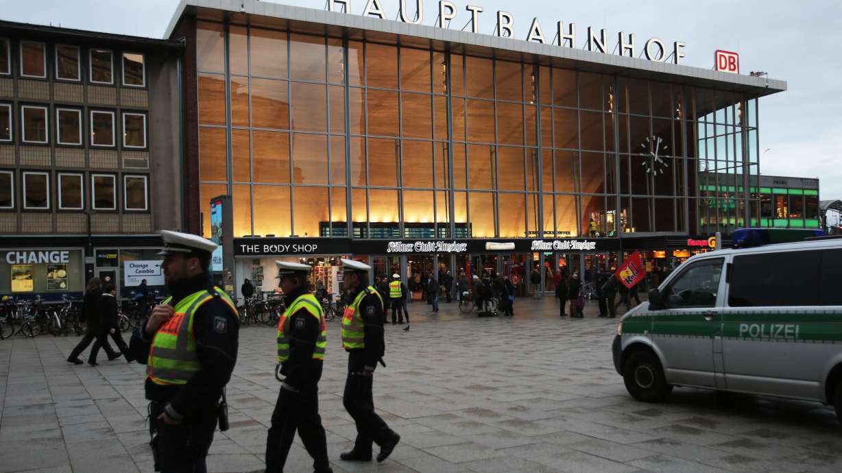 Germany to ease deportation rules after Cologne attacks