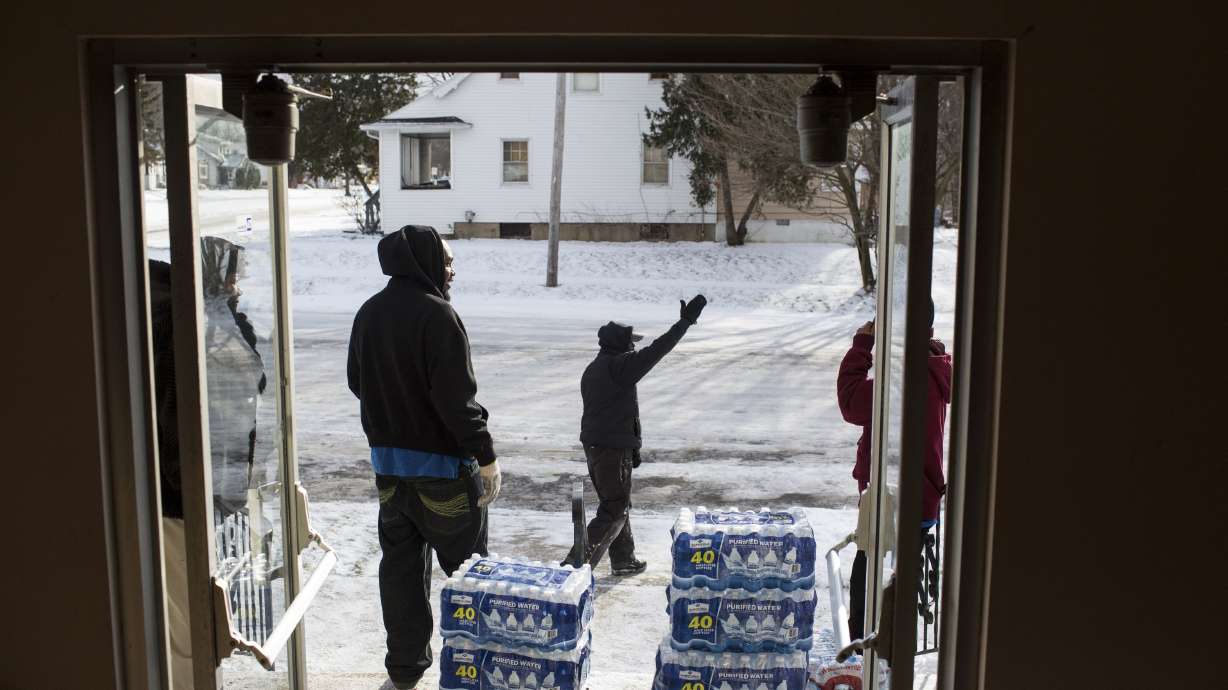Snyder activates National Guard in Flint, seeks federal help