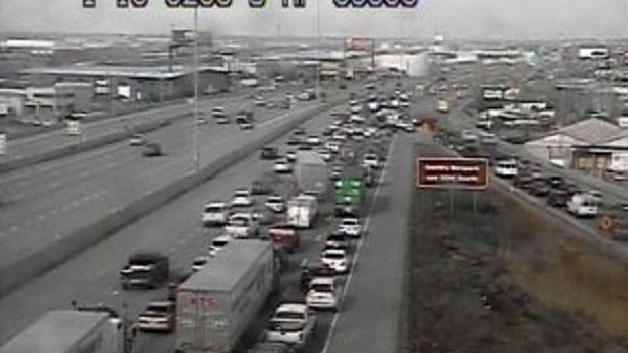 Woman killed on I-15 after walking into traffic, UHP says