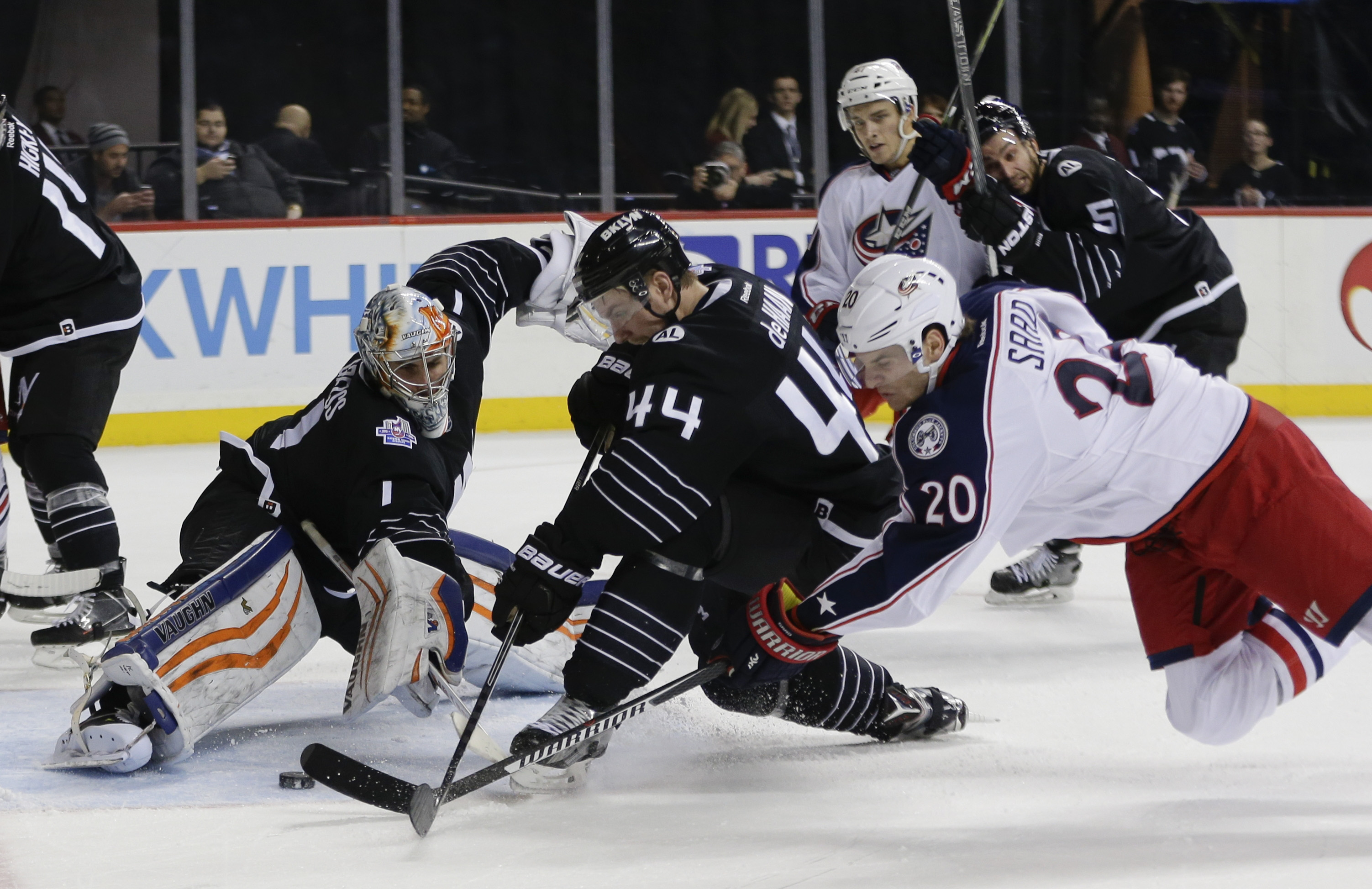 Nelson's hat trick leads Isles to 5-2 win over Blue Jackets