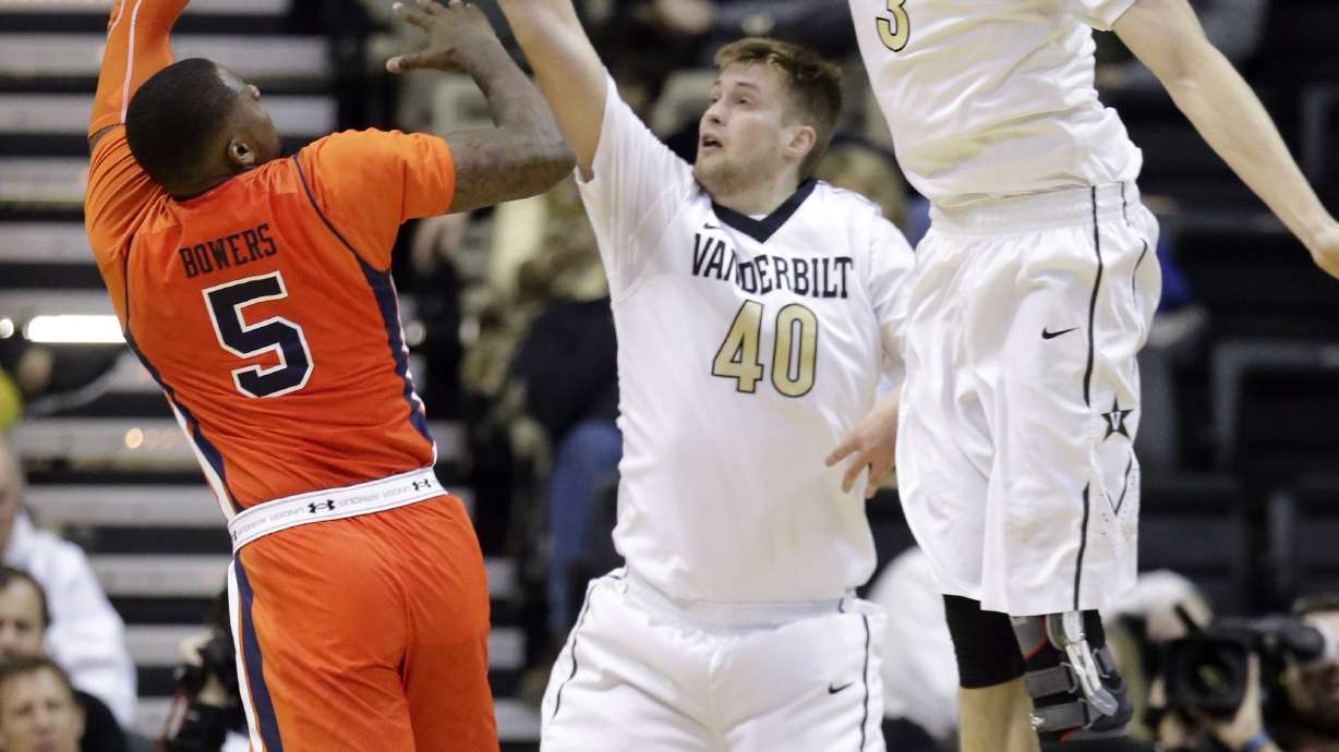 Vanderbilt snaps 3-game SEC skid by beating Auburn 75-57