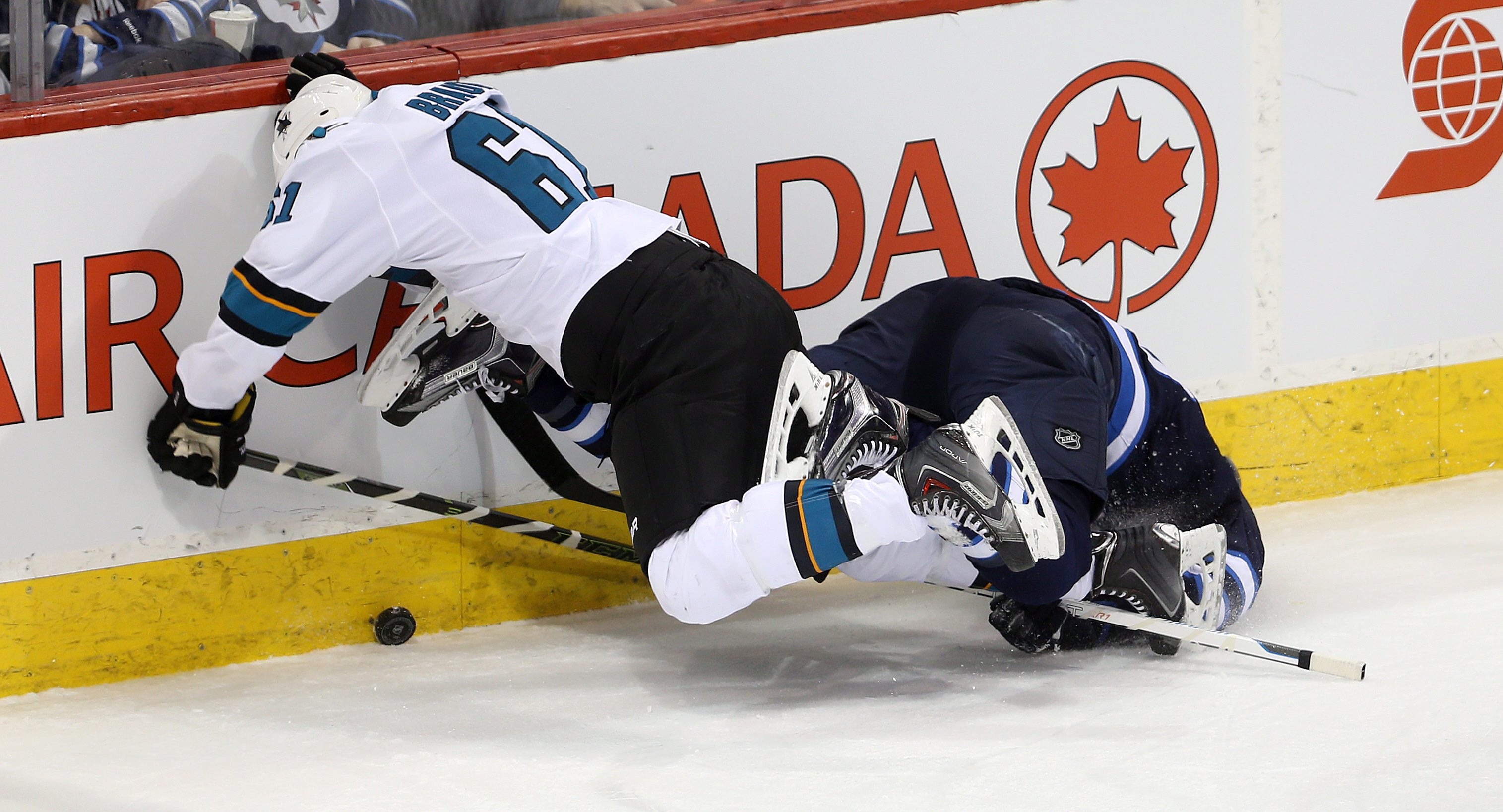 Pavelski, Tierney lead Sharks to 4-1 win over Jets