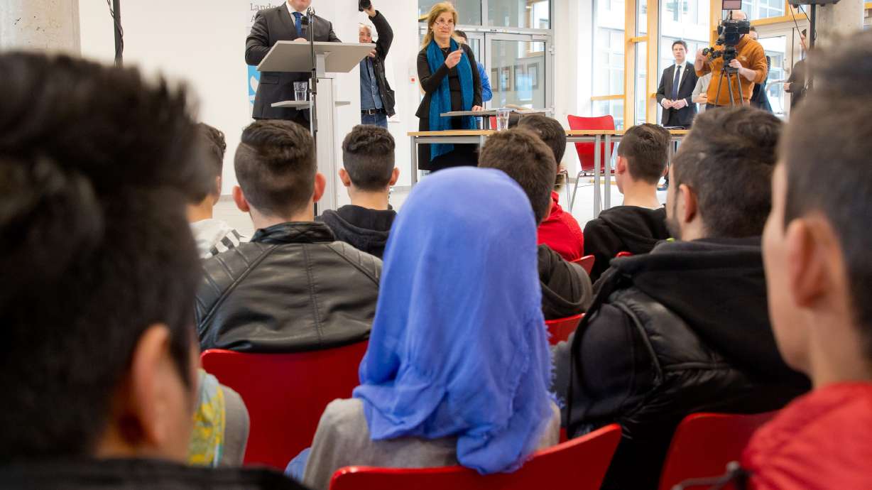 The Latest: Austria turns away 3,000 migrants in 20 days