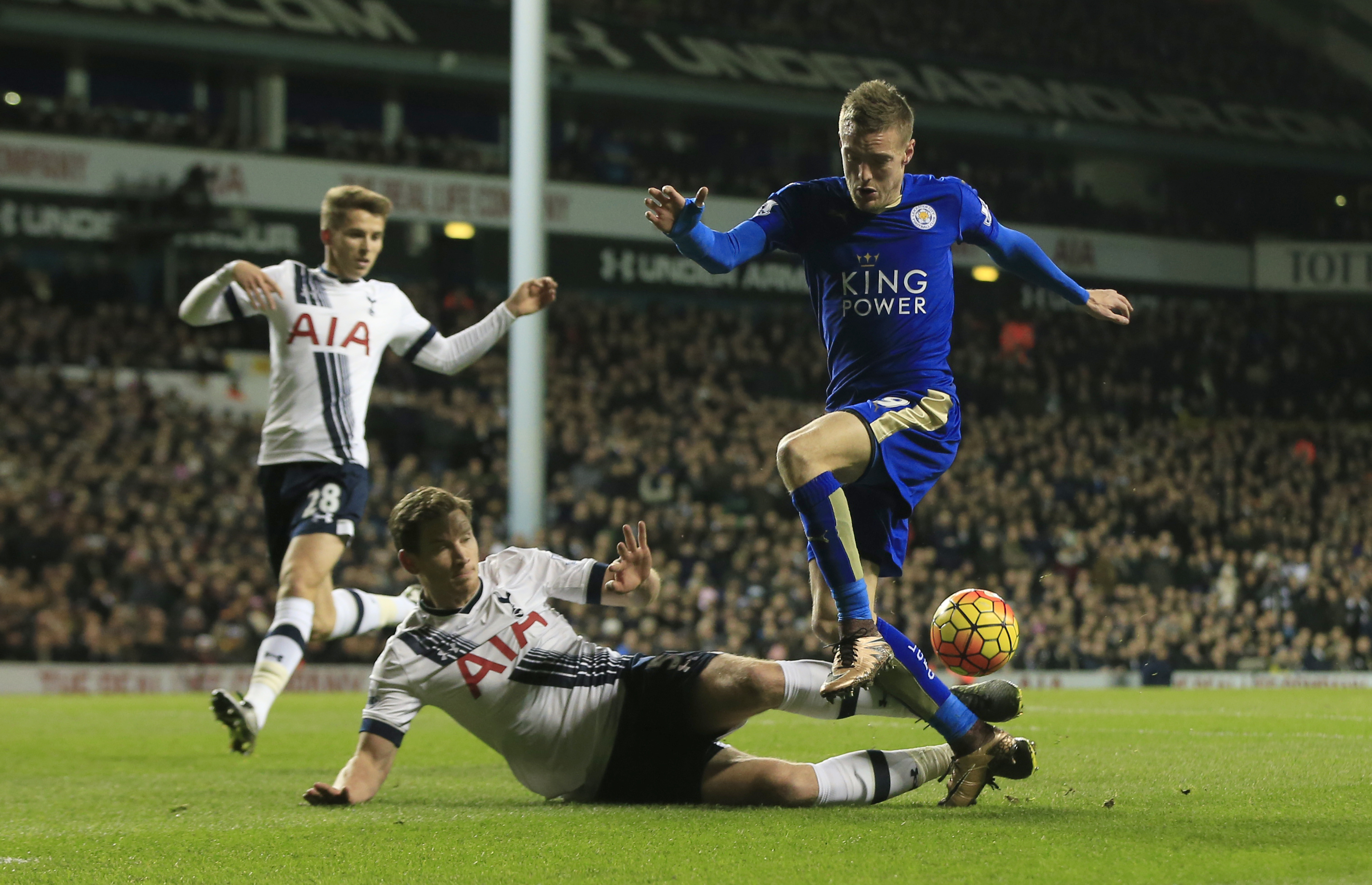 Leicester reboots surprise title charge by beating Tottenham