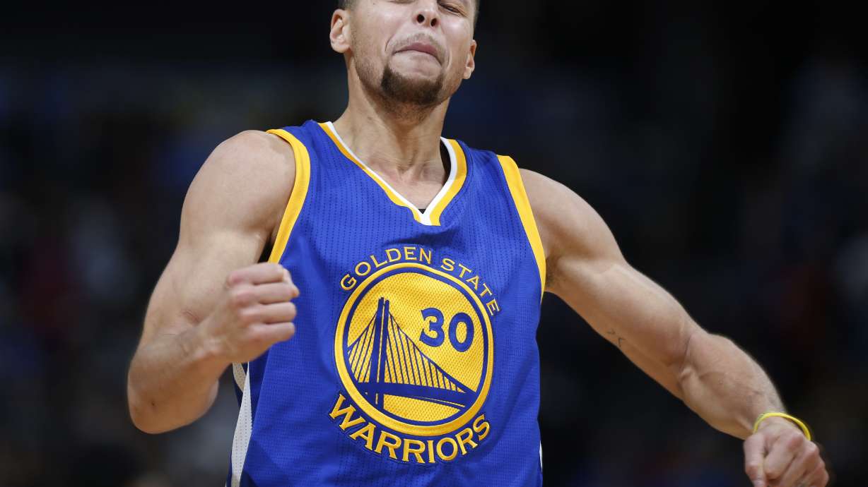 Curry scores 38 but Warriors lose to Nuggets, 112-110