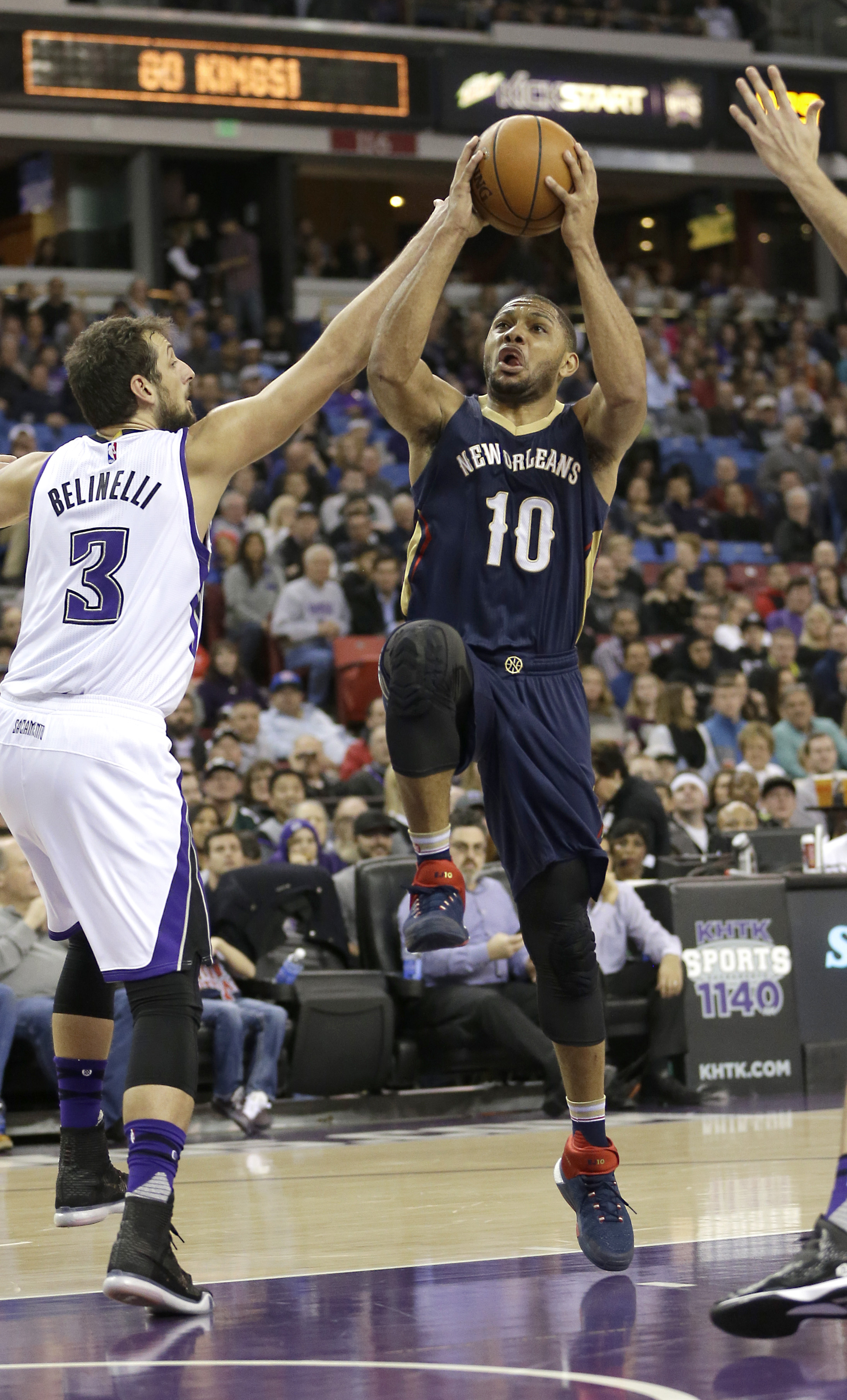 Davis, Gordon get 24, Pelicans hit from deep, top Kings