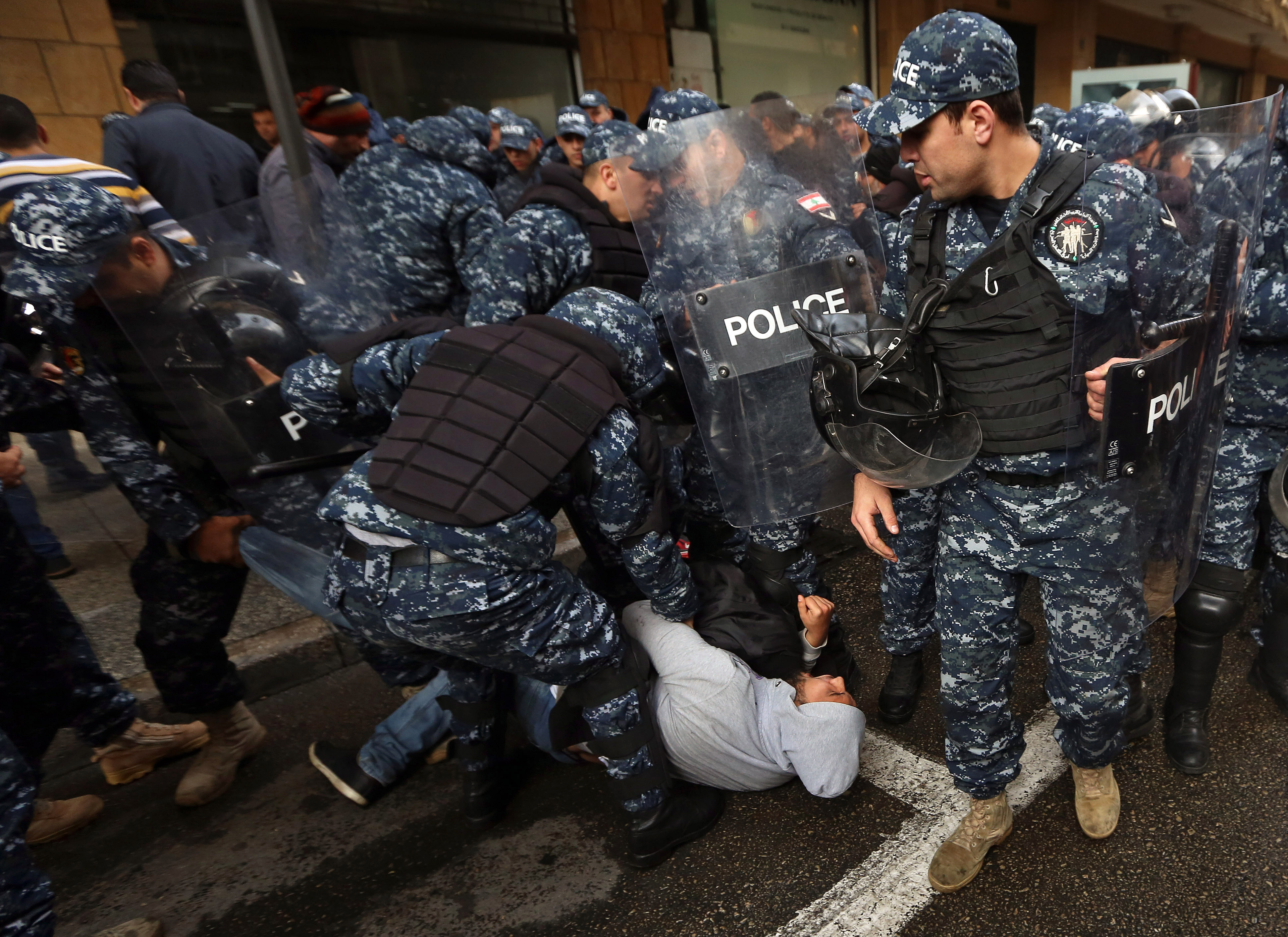 Lebanese protesters clash with police over trash crisis