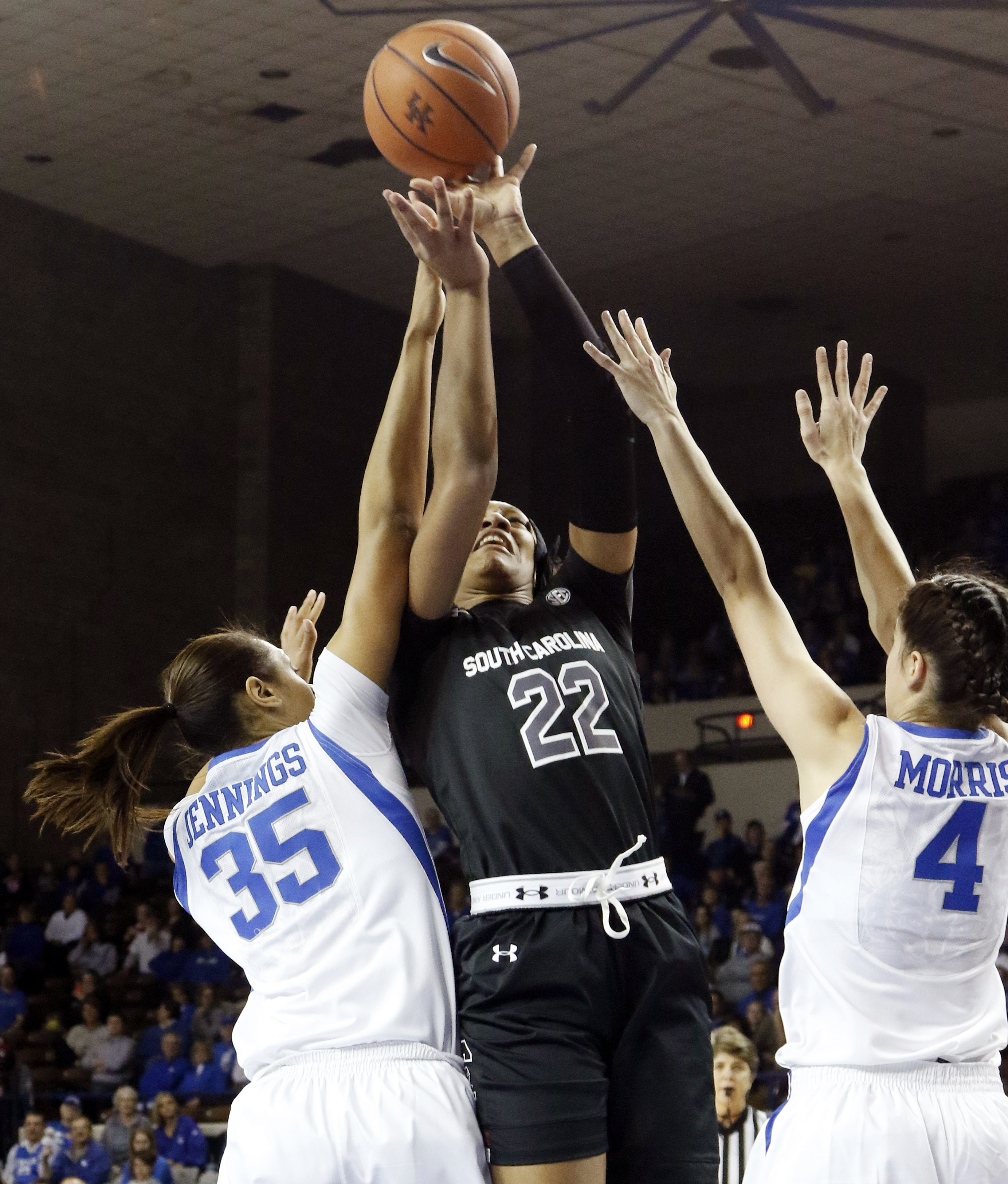 Wilson helps No. 2 South Carolina beat No. 9 Kentucky