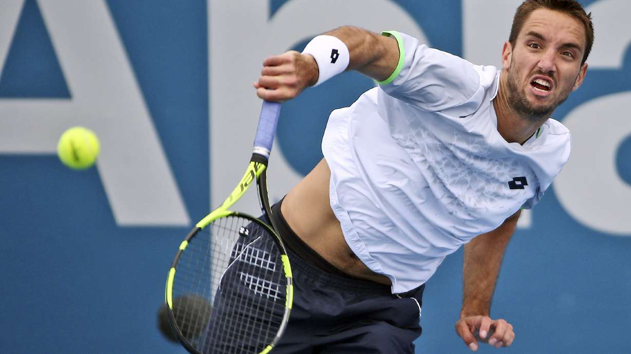Sock beats Ferrer to reach Auckland final