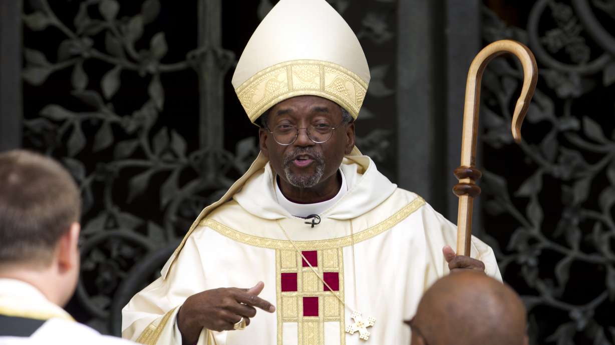 Anglicans overwhelmingly agree to keep communion intact