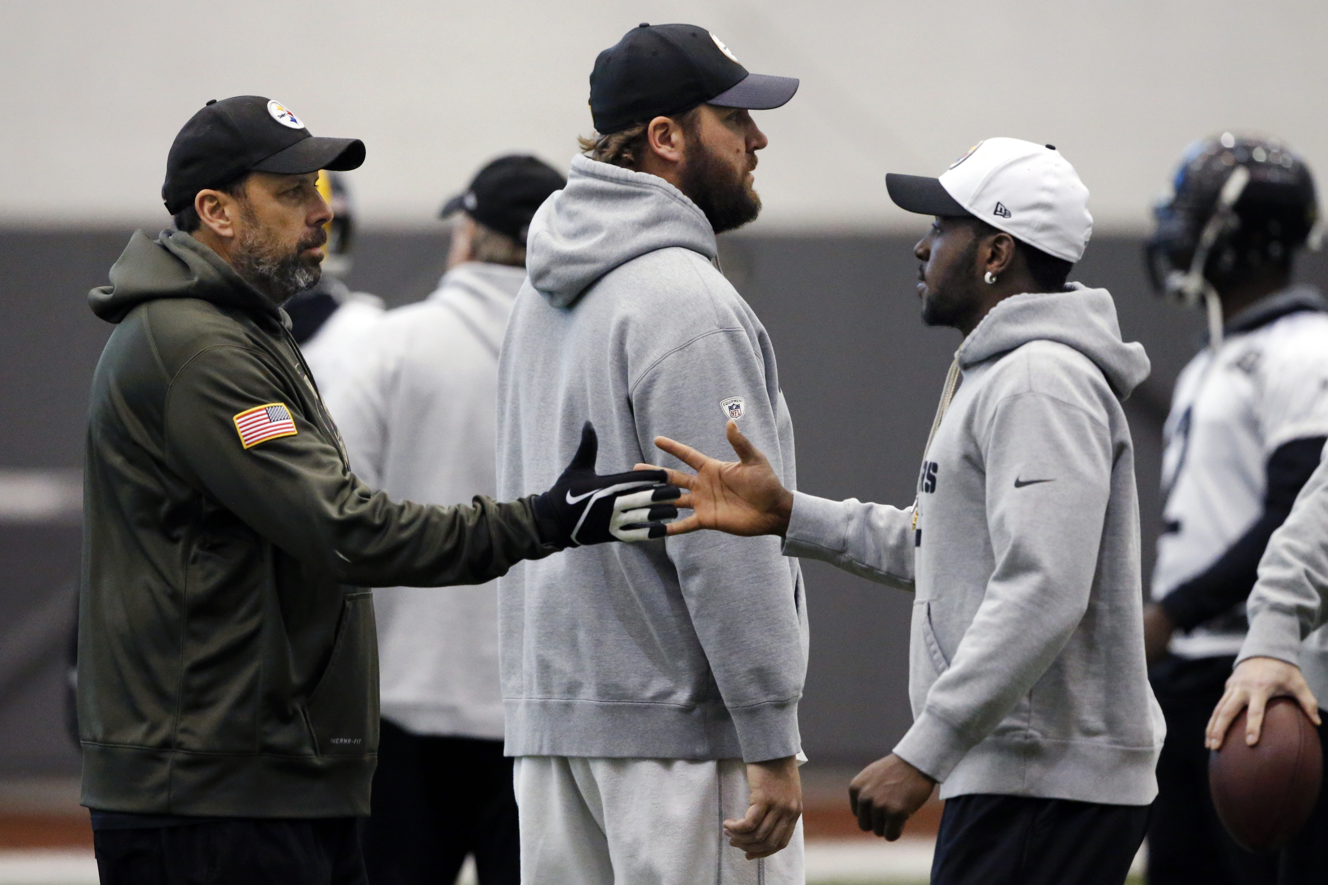 Steelers wide receiver Antonio Brown out due to concussion