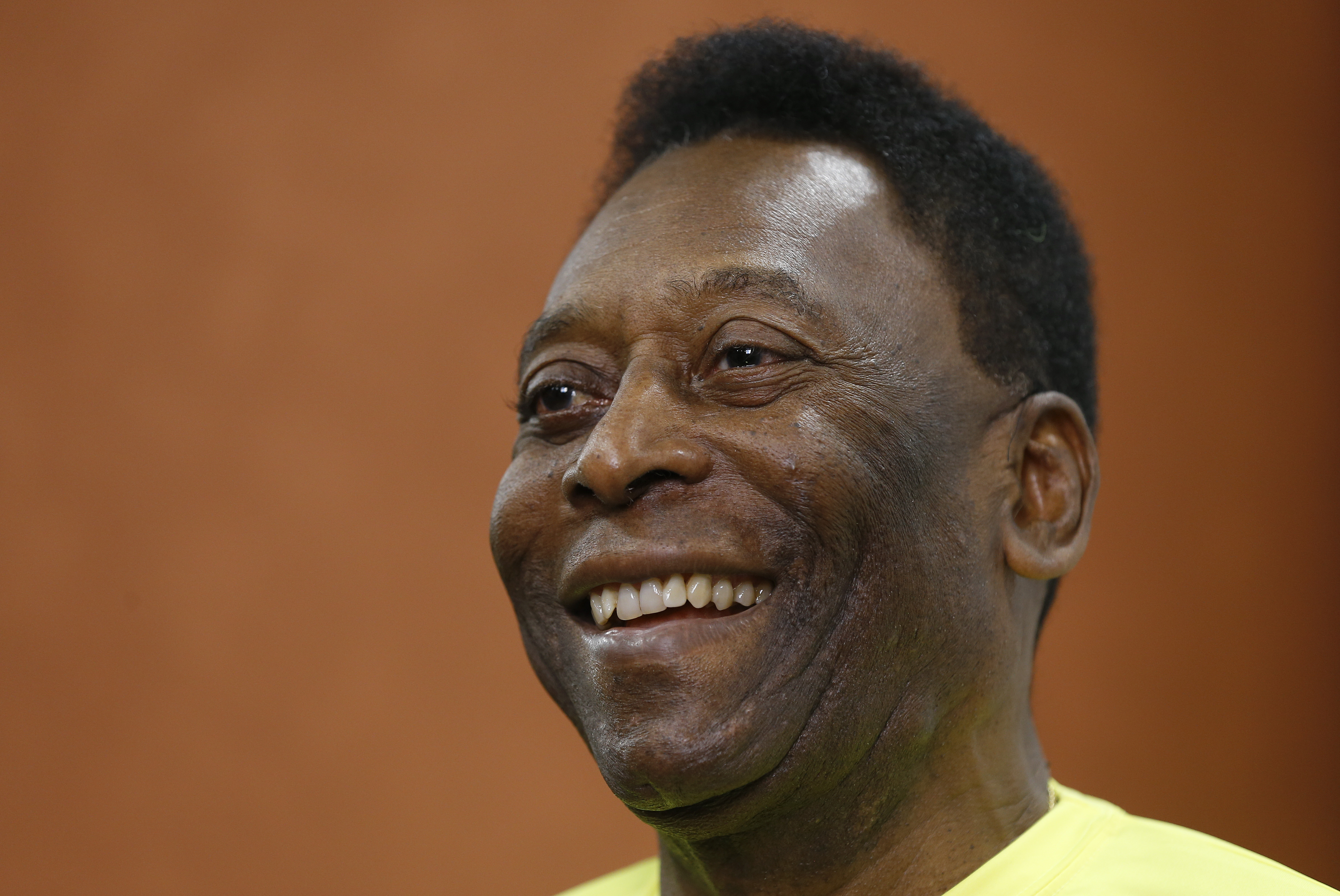 Brazil's Pele recovering from corrective hip surgery