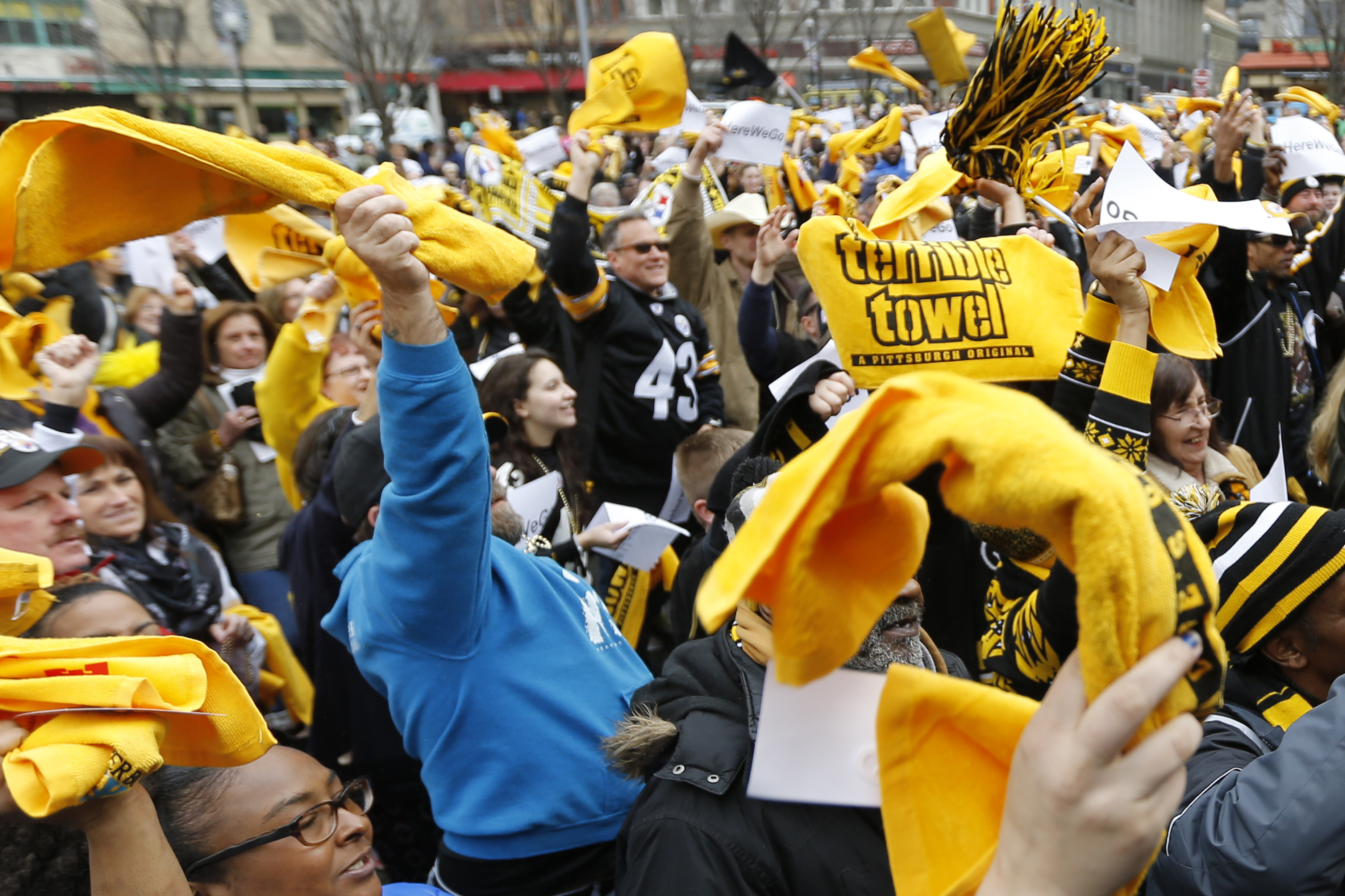 Steelers embrace challenge of playing without All-Pro Brown