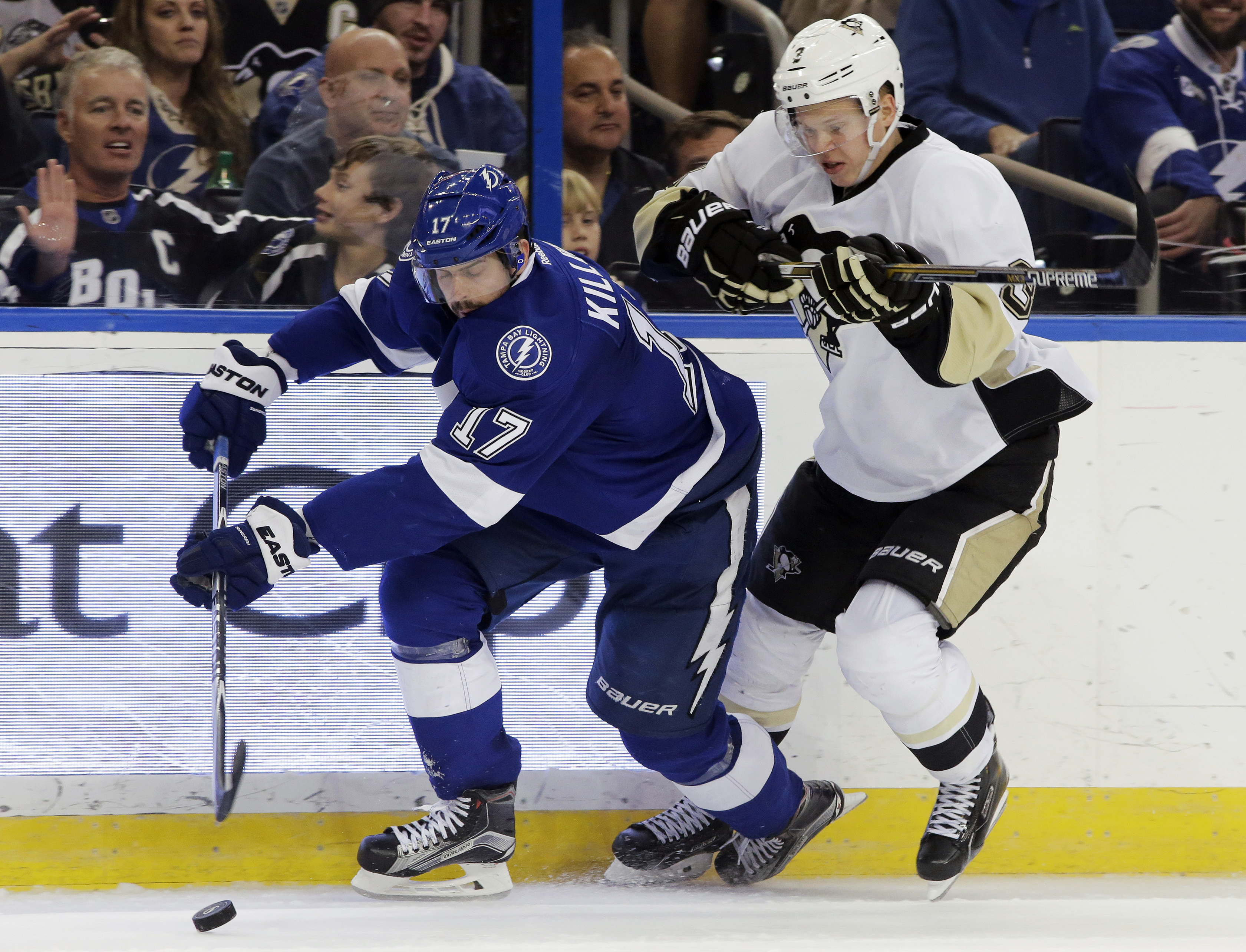 Namestnikov gets hat trick in OT, Lightning beat Pens 5-4