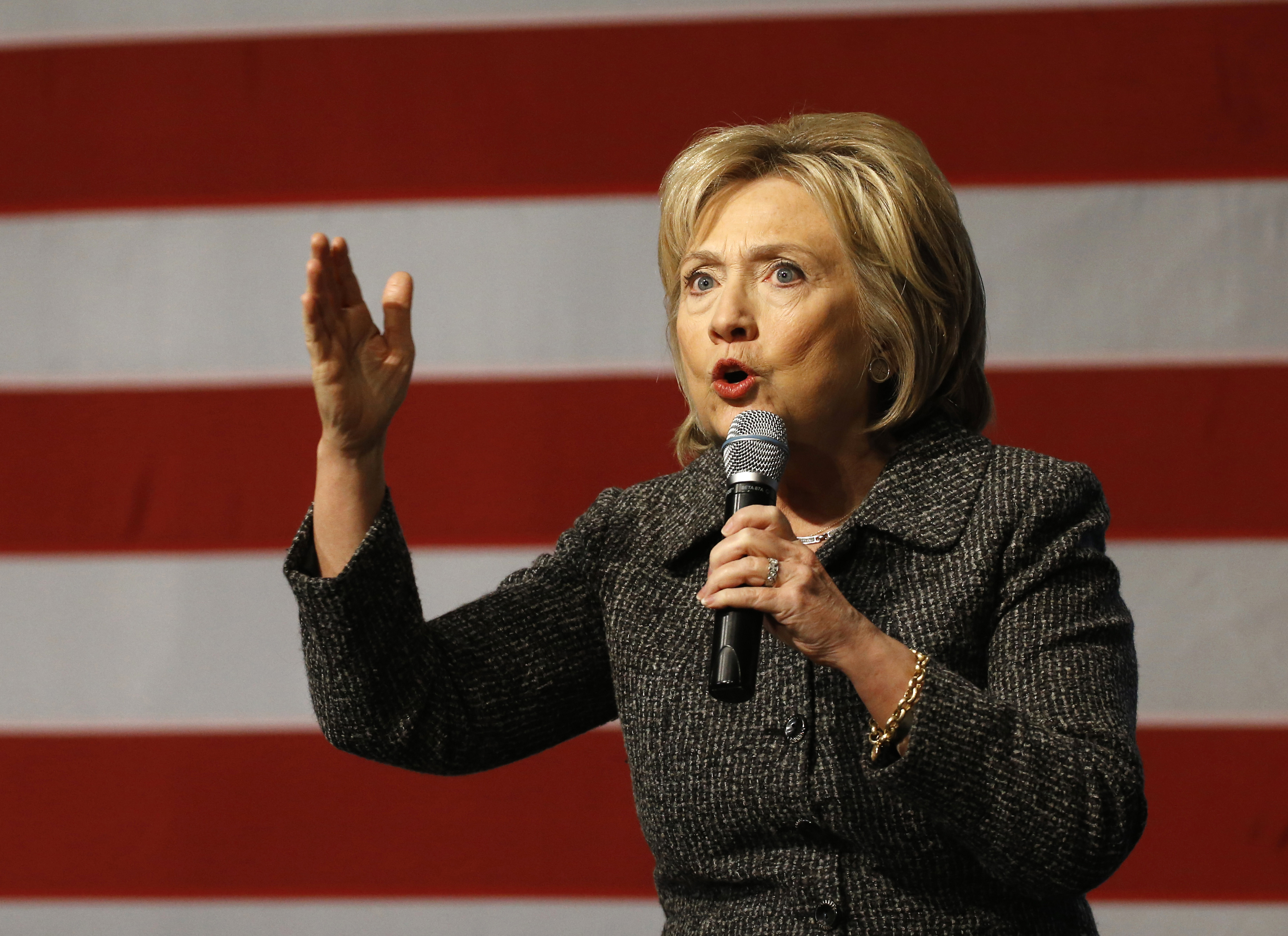 As primary race tightens, Democrats brace for a messy winter