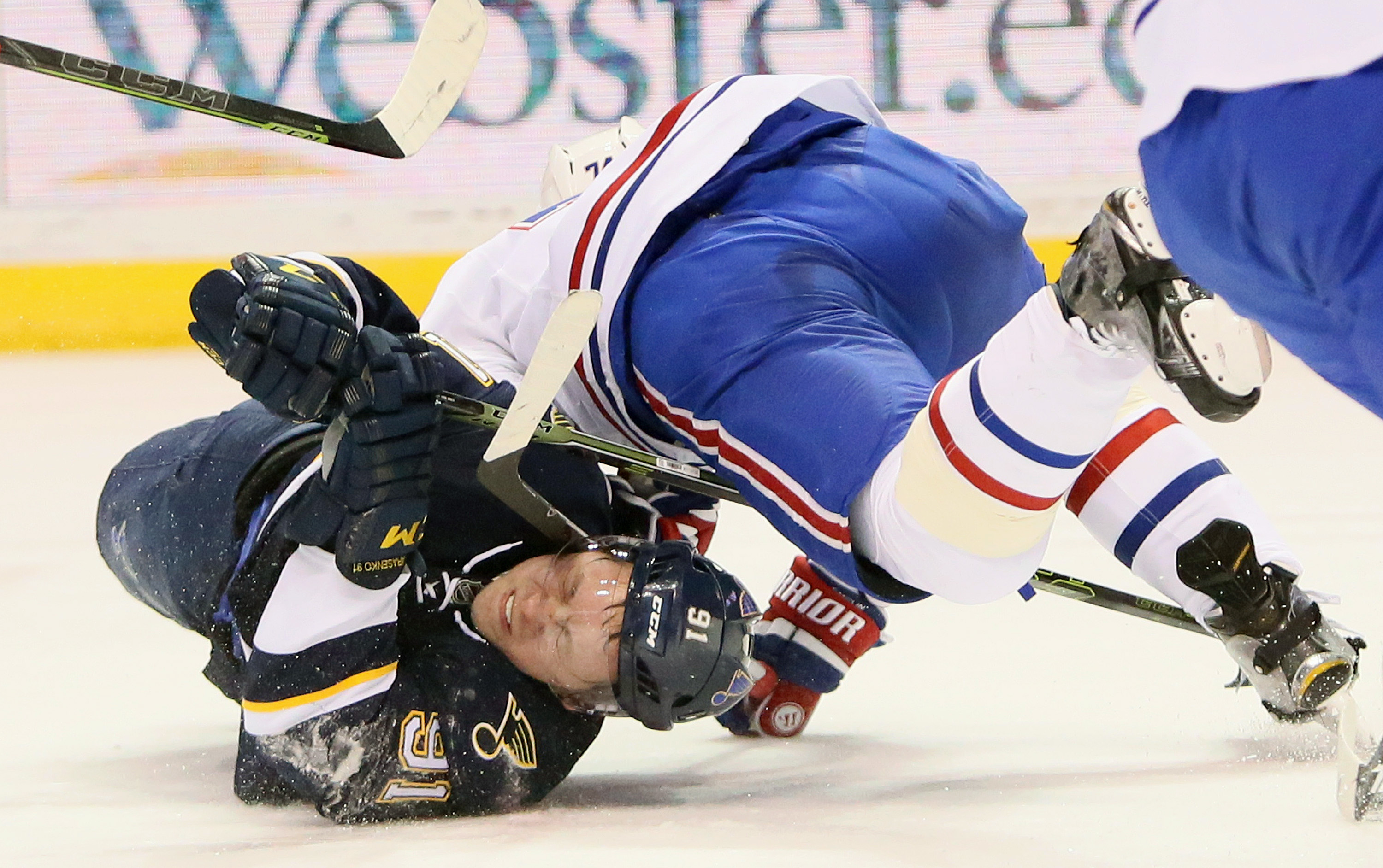 Lehtera scores in OT, Blues beat Canadiens 4-3