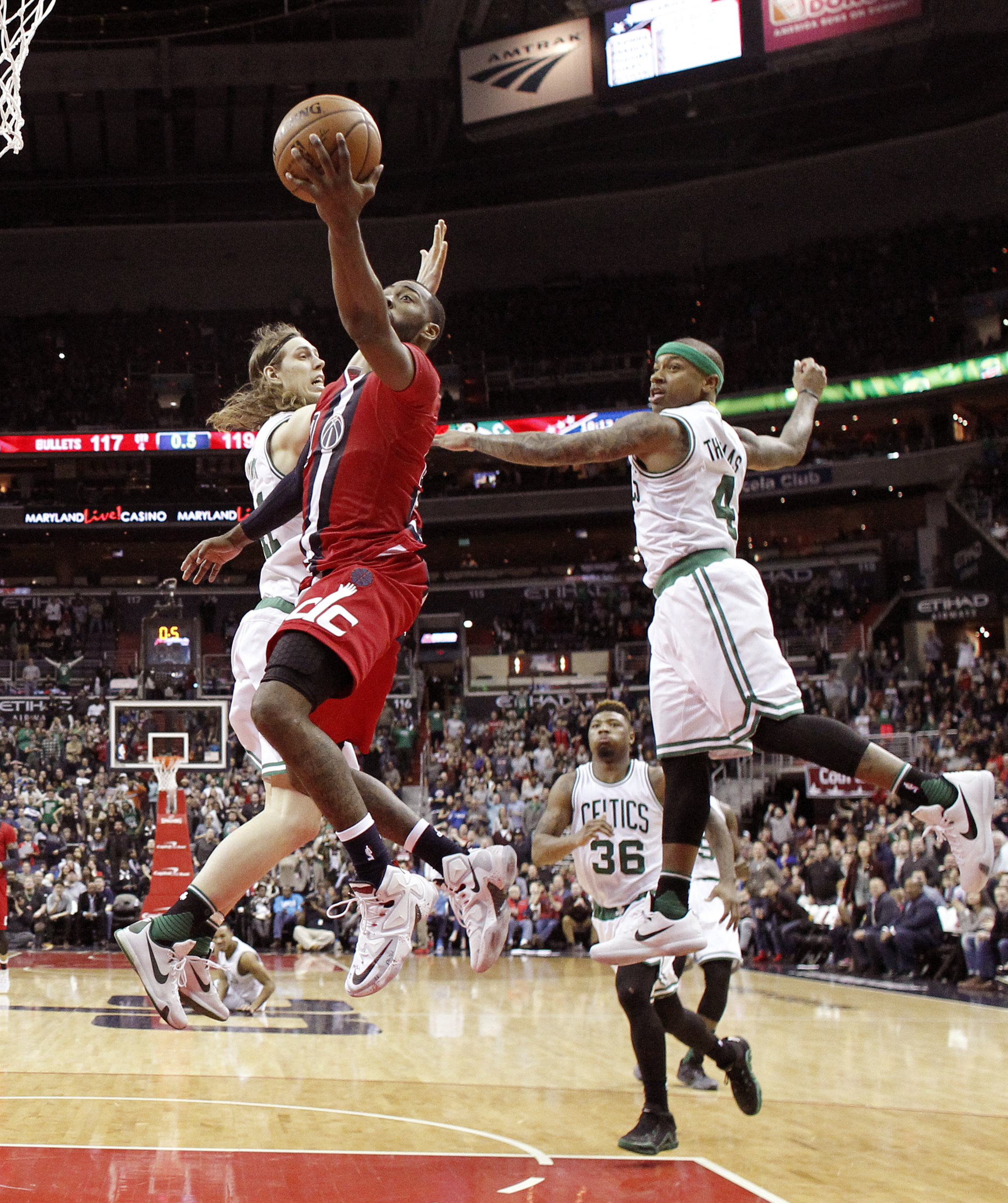 Crowder's layup lifts Celtics to 119-117 win over