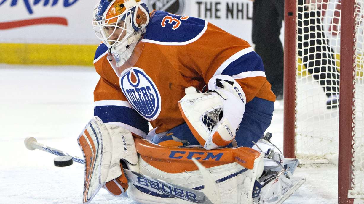 Oilers sign goaltender Cam Talbot to 3-year extension