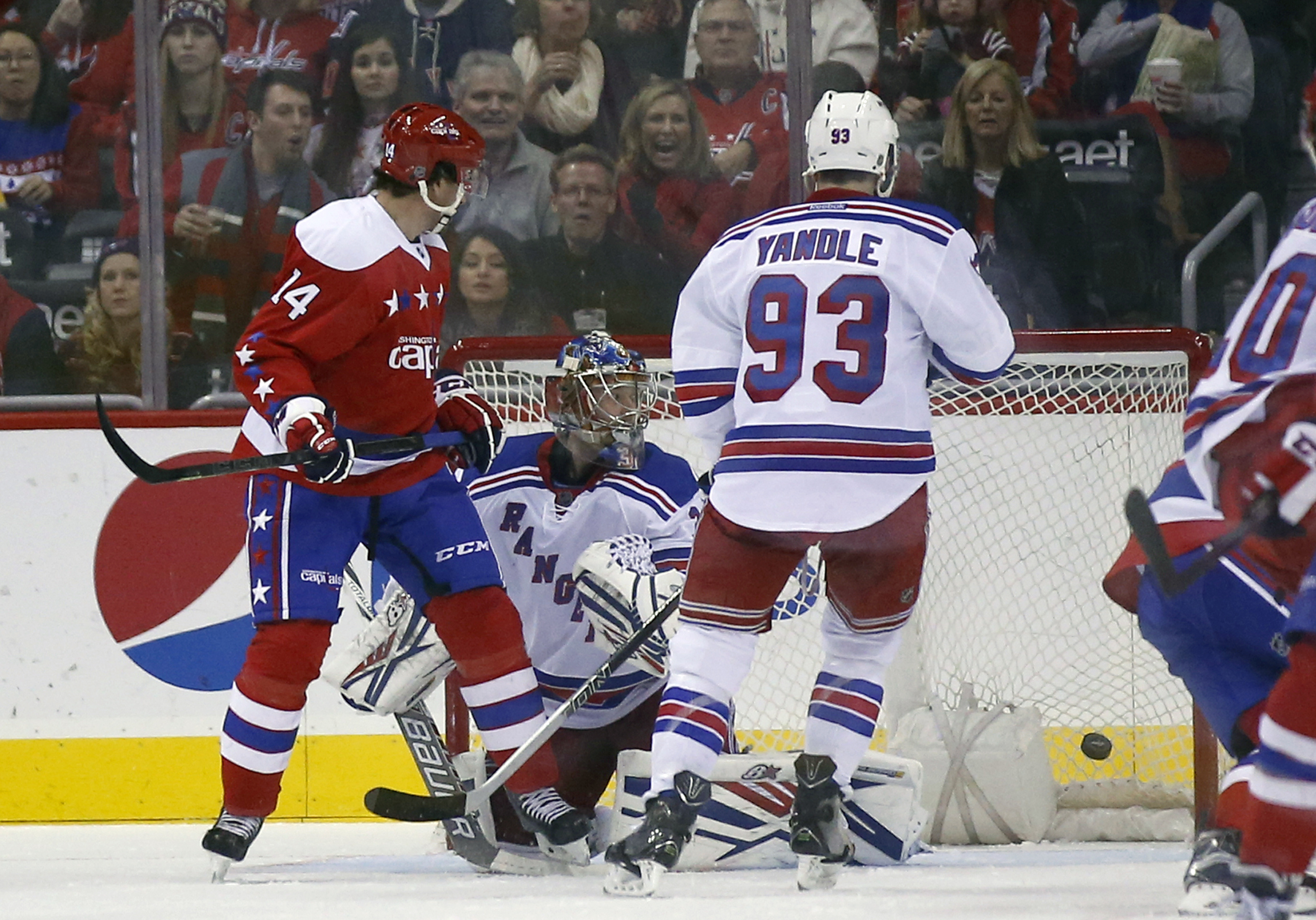 Williams has hat trick; Capitals bounce back, beat Rangers