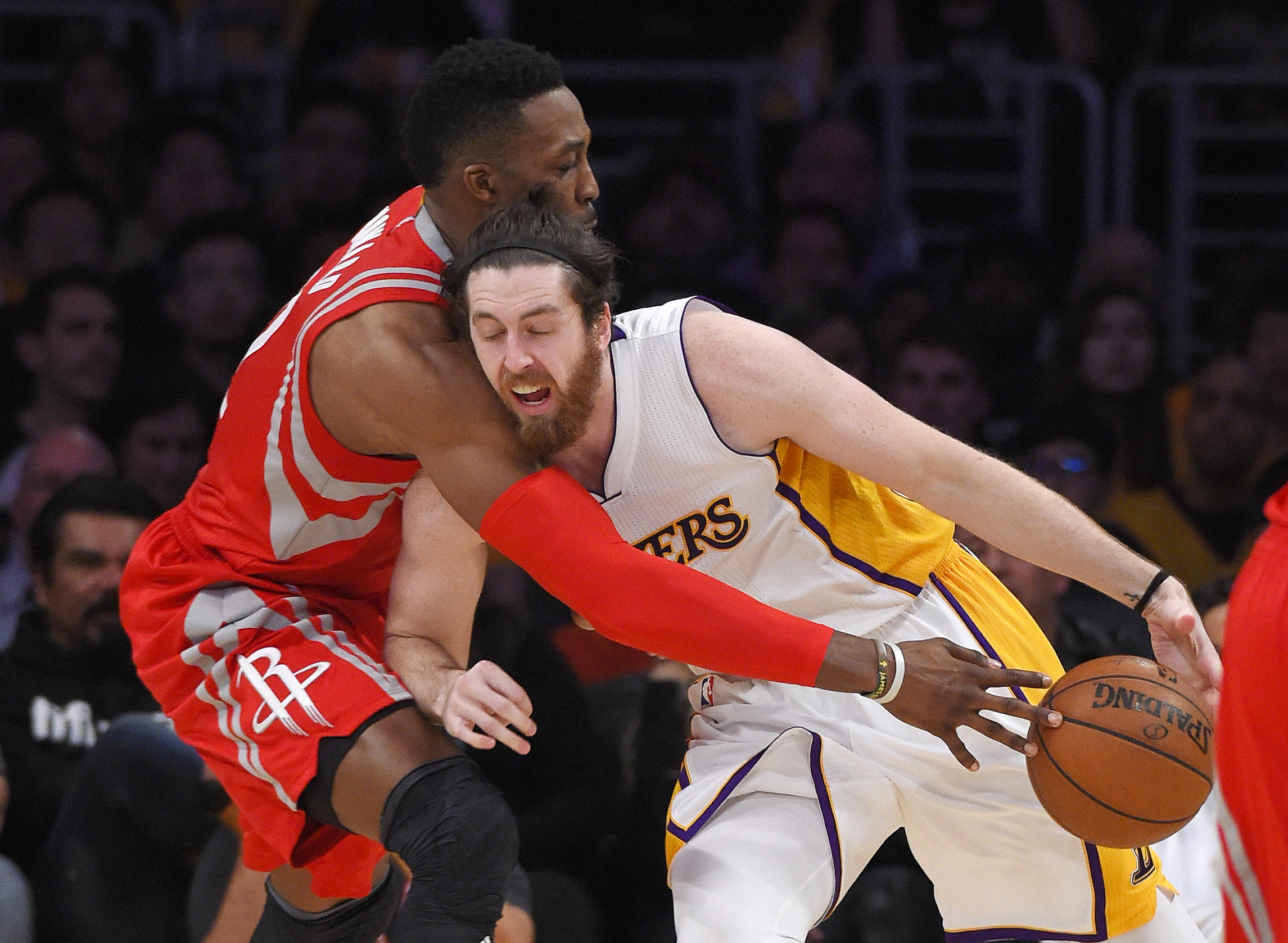 Harden scores 31 as Rockets rout Lakers 112-95