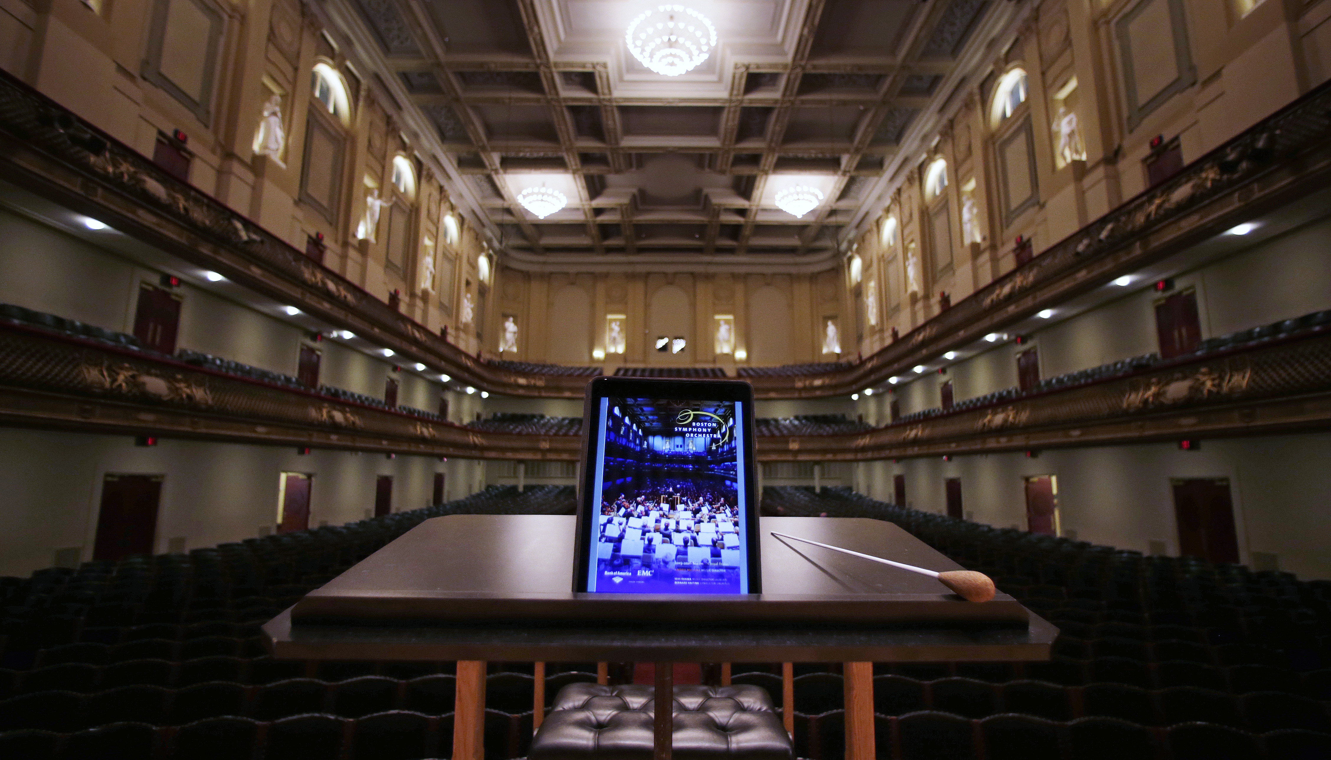 Tech at the symphony: Boston orchestra loaning patrons iPads