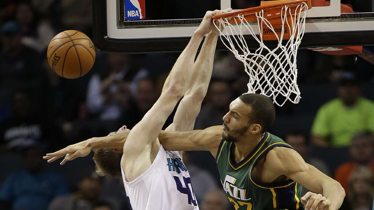 Walker scores team-record 52 points, Hornets top Jazz in 2OT