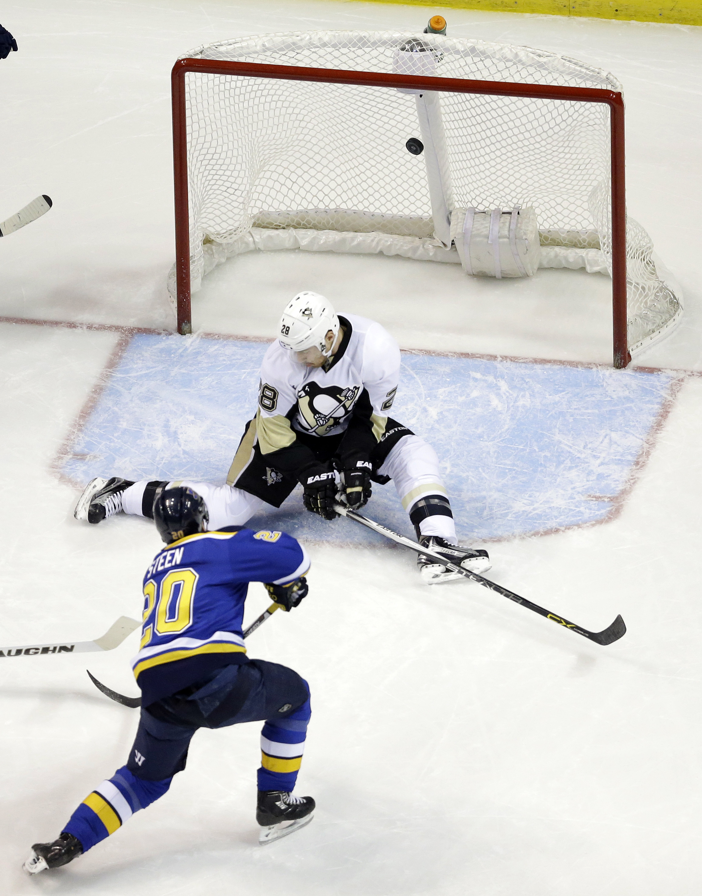 Stastny has goal and 3 assists, Blues beat Penguins 5-2