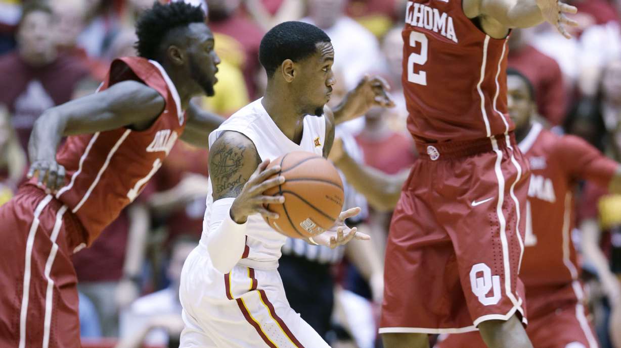 No. 19 Iowa State knocks off No. 1 Oklahoma 82-77
