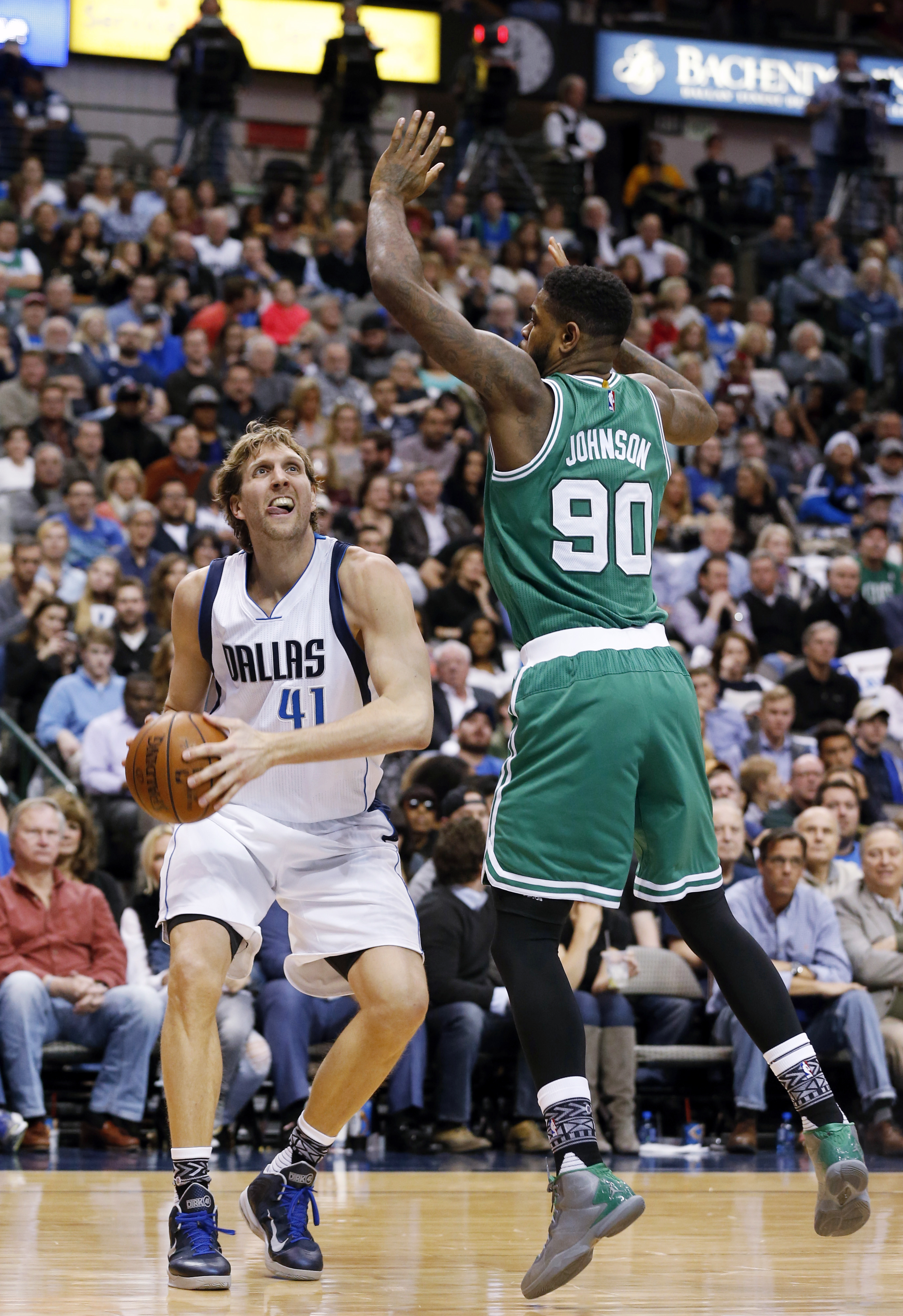 Nowitzki, Williams lead Mavericks past Celtics 118-113 in OT