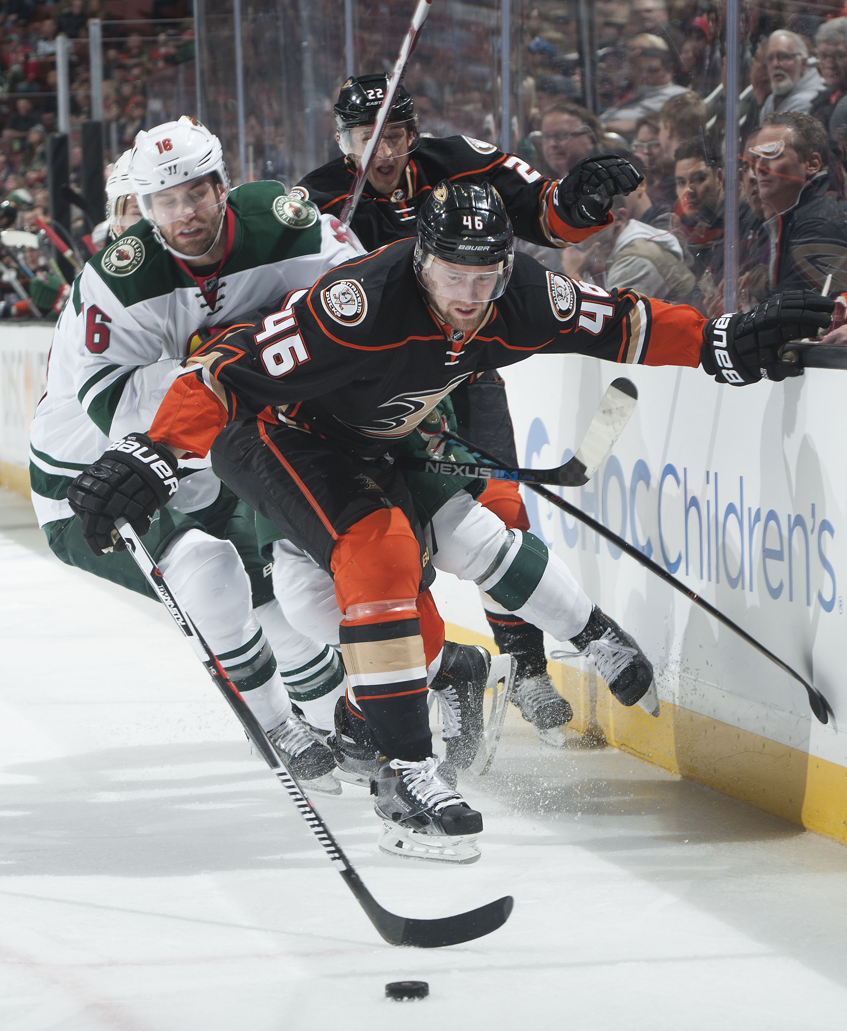 Chicago Blackhawks send Garbutt to Anaheim Ducks for Sekac