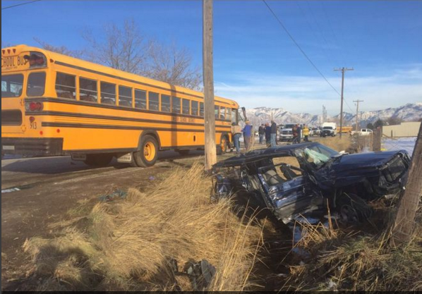 4 niños resultan heridos tras choque de SUV y bus escolar en Utah | KSL.com