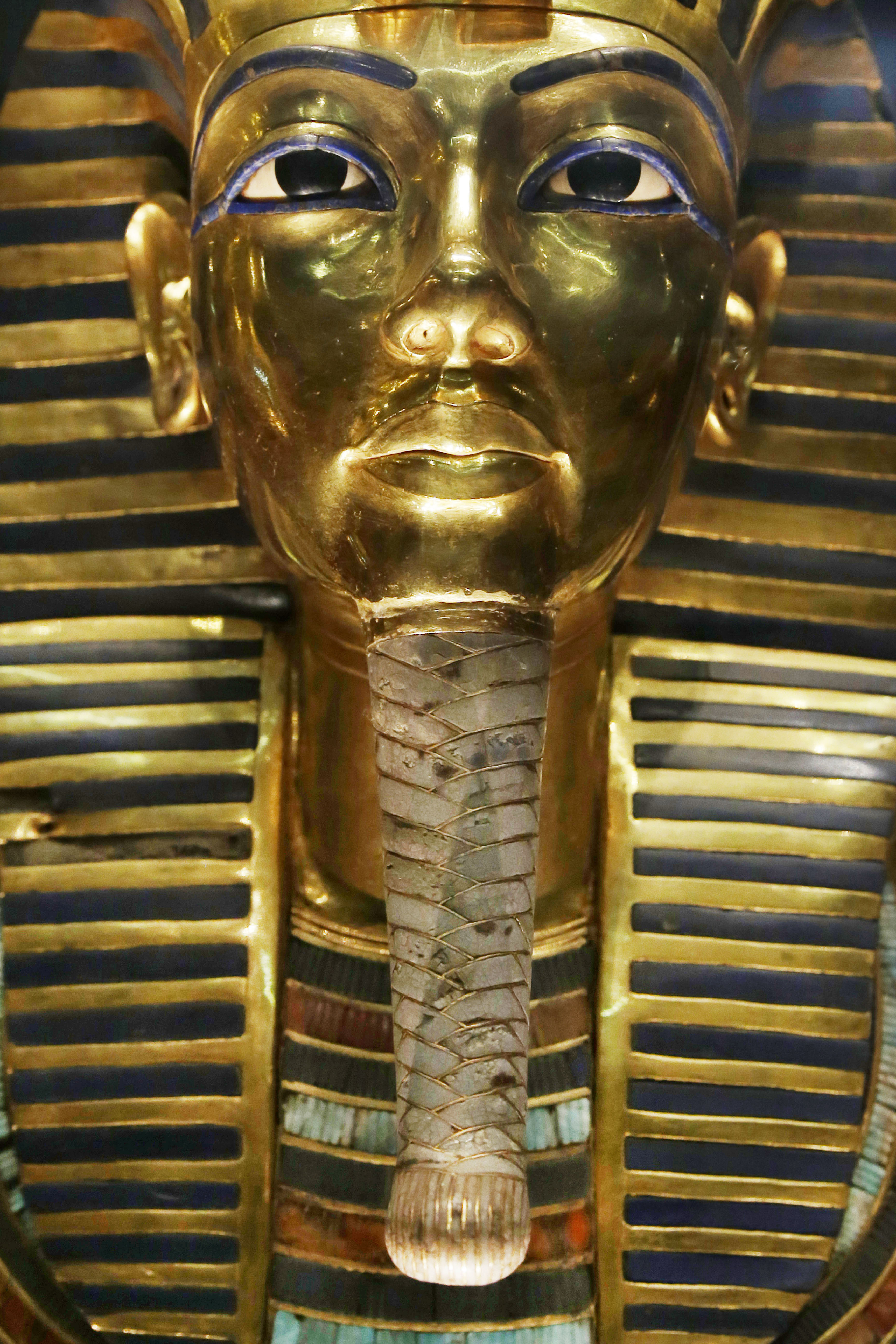 Egypt says King Tut mask was scratched, sends 8 to trial