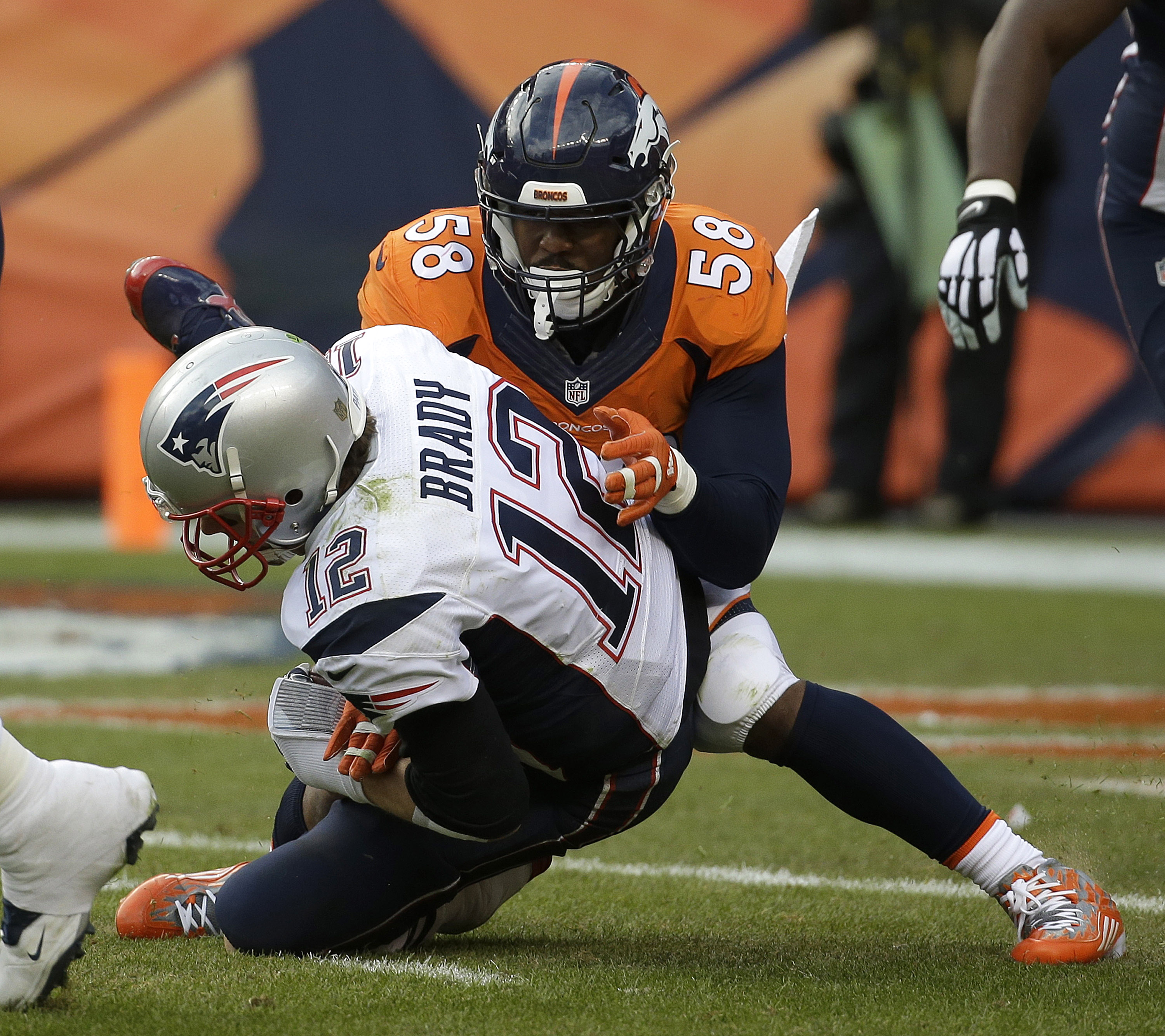 Manning's Broncos to face Newton's Panthers in Super Bowl