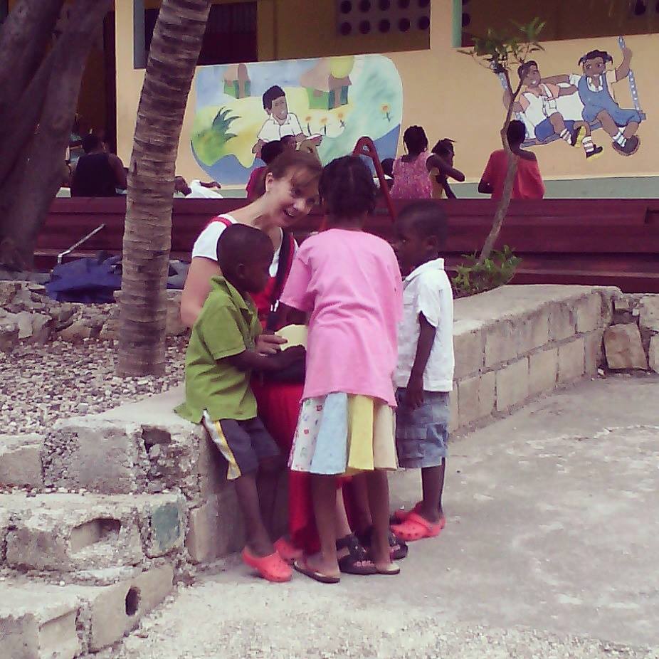 Erika Childs speaking with kids at an orphanage. (Photo: Keely Brookes)